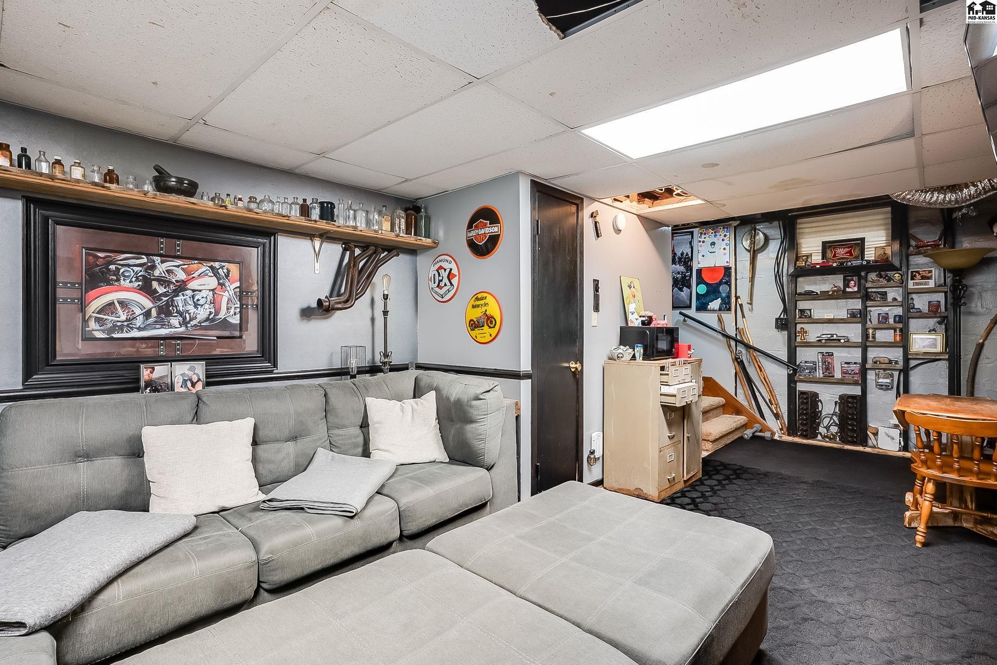 214 W 11th Avenue Hutchinson KS 67502