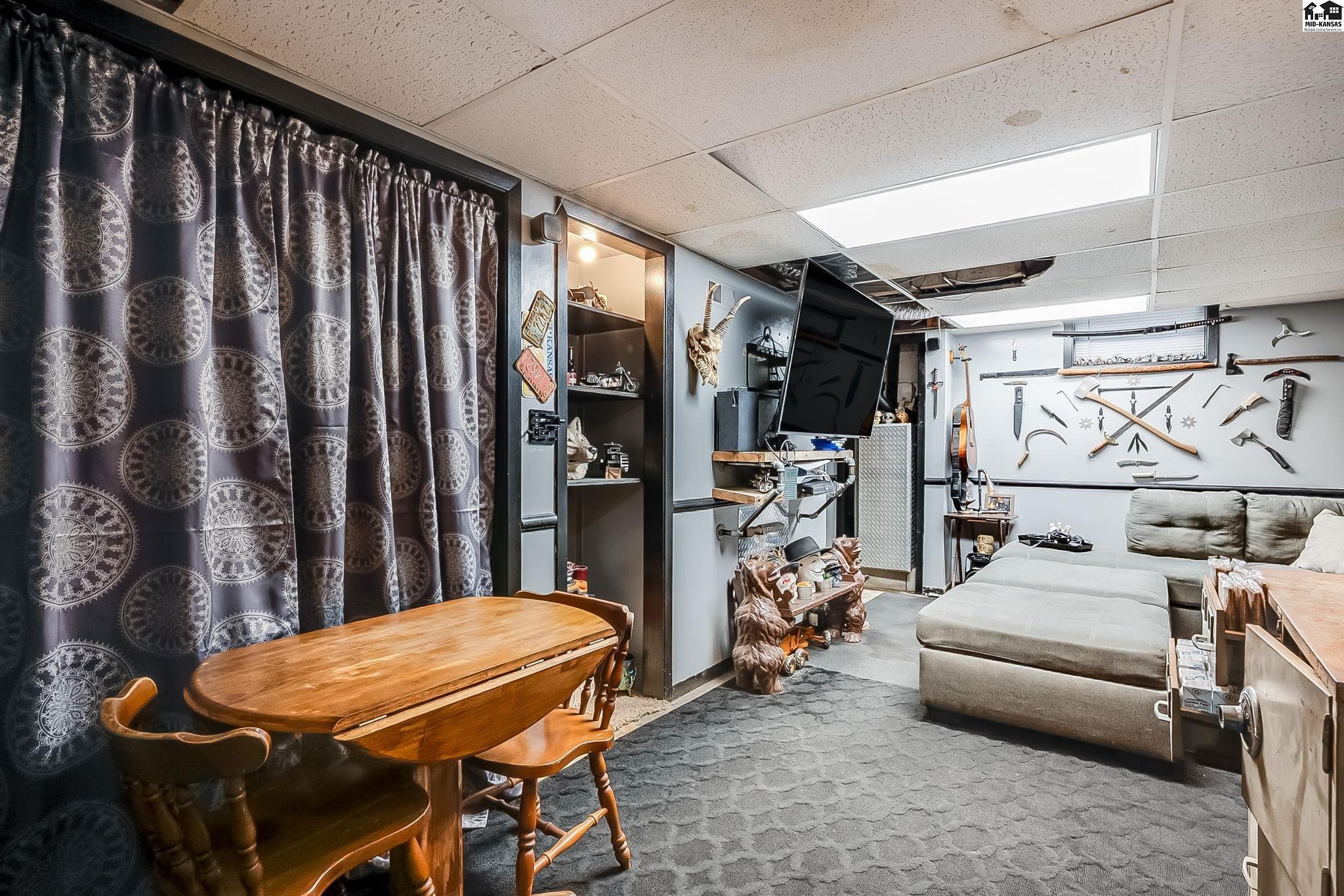 214 W 11th Avenue Hutchinson KS 67502