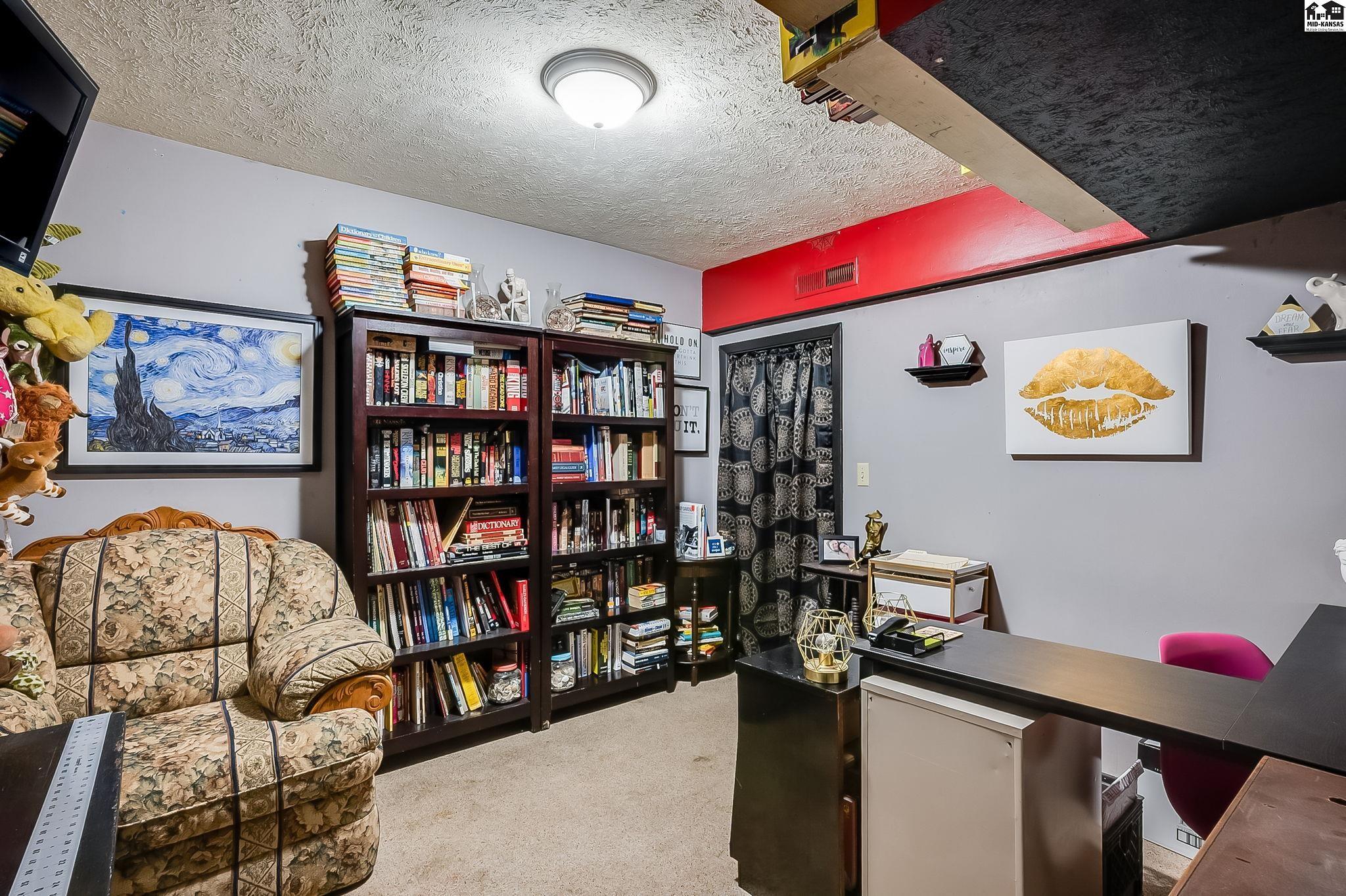 214 W 11th Avenue Hutchinson KS 67502