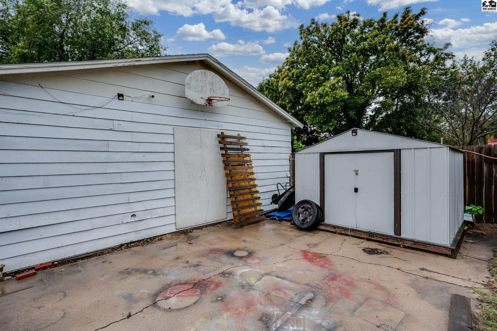 214 W 11th Avenue Hutchinson KS 67502