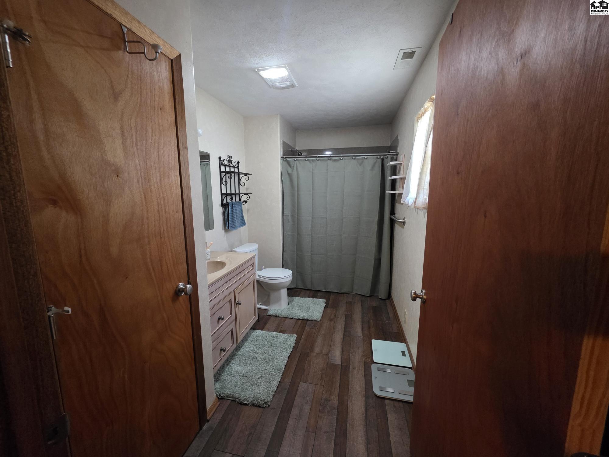 1215 N Mayfield Road Hutchinson KS 67502