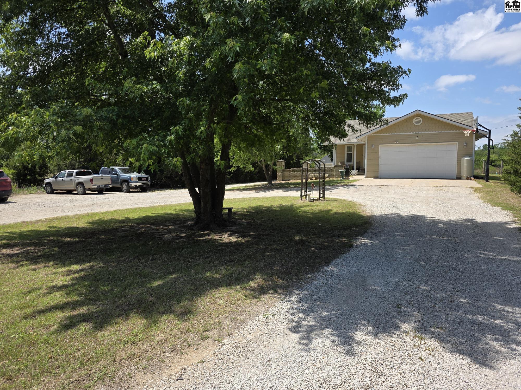 1215 N Mayfield Road Hutchinson KS 67502