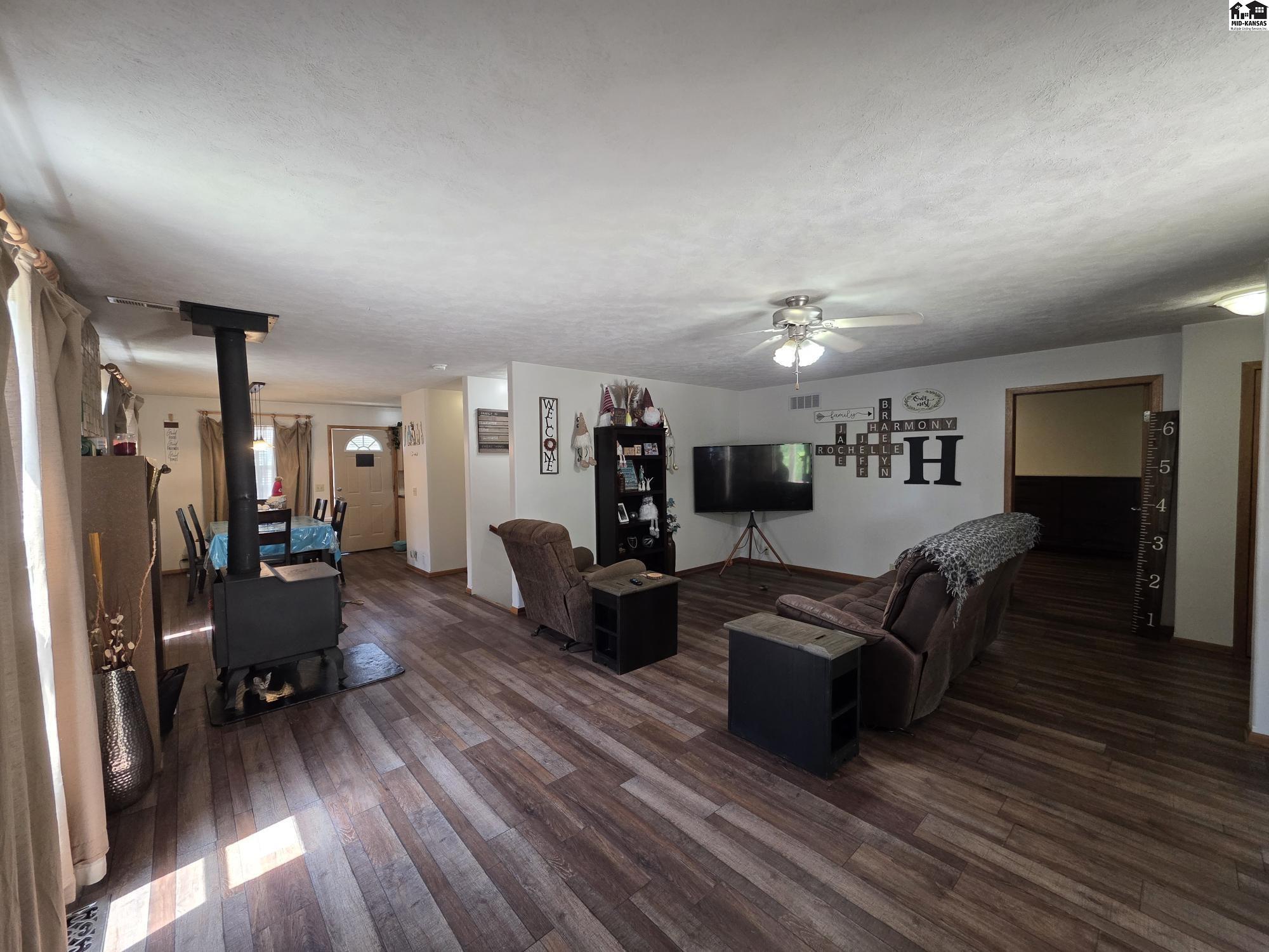 1215 N Mayfield Road Hutchinson KS 67502