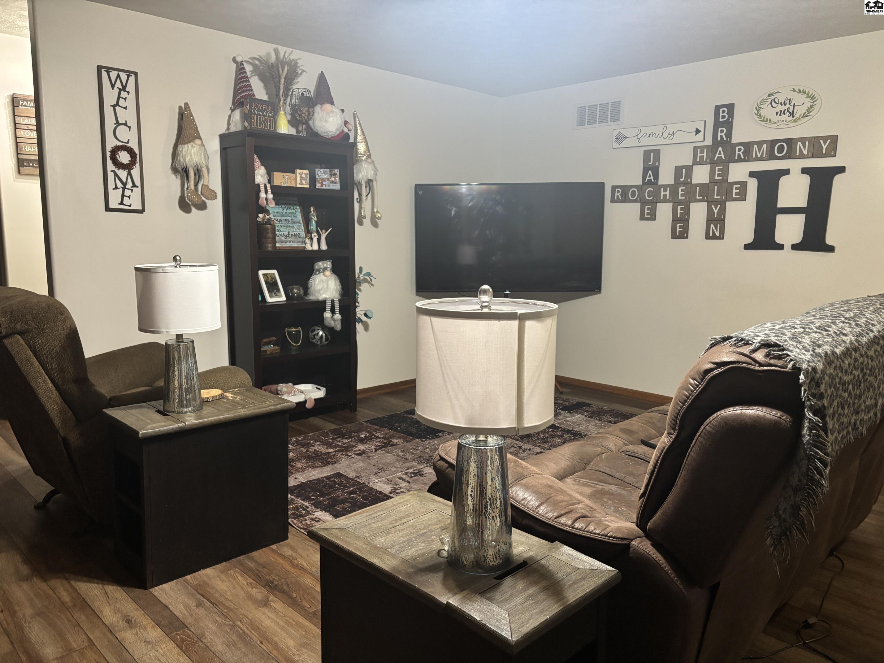 1215 N Mayfield Road Hutchinson KS 67502