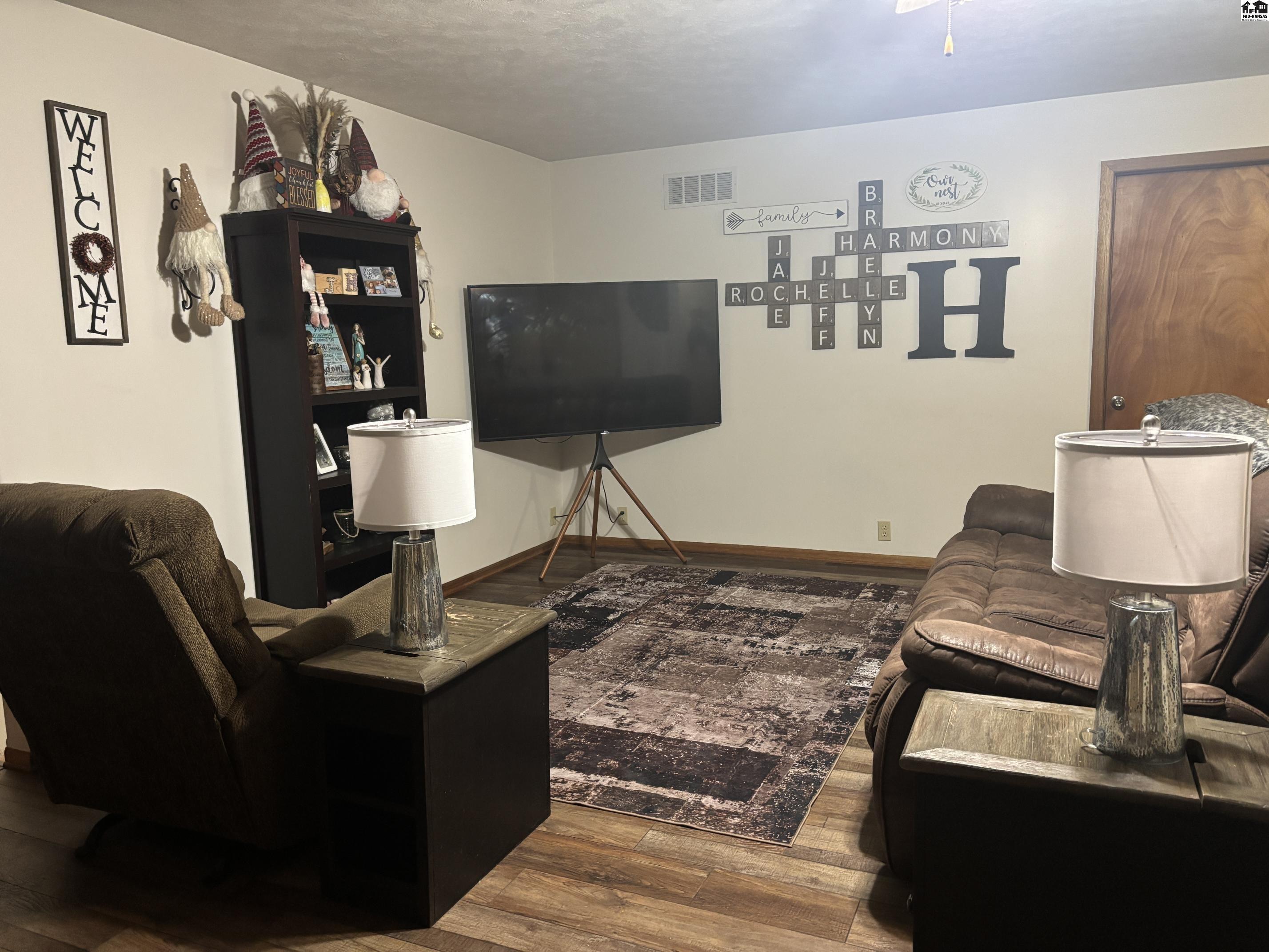 1215 N Mayfield Road Hutchinson KS 67502