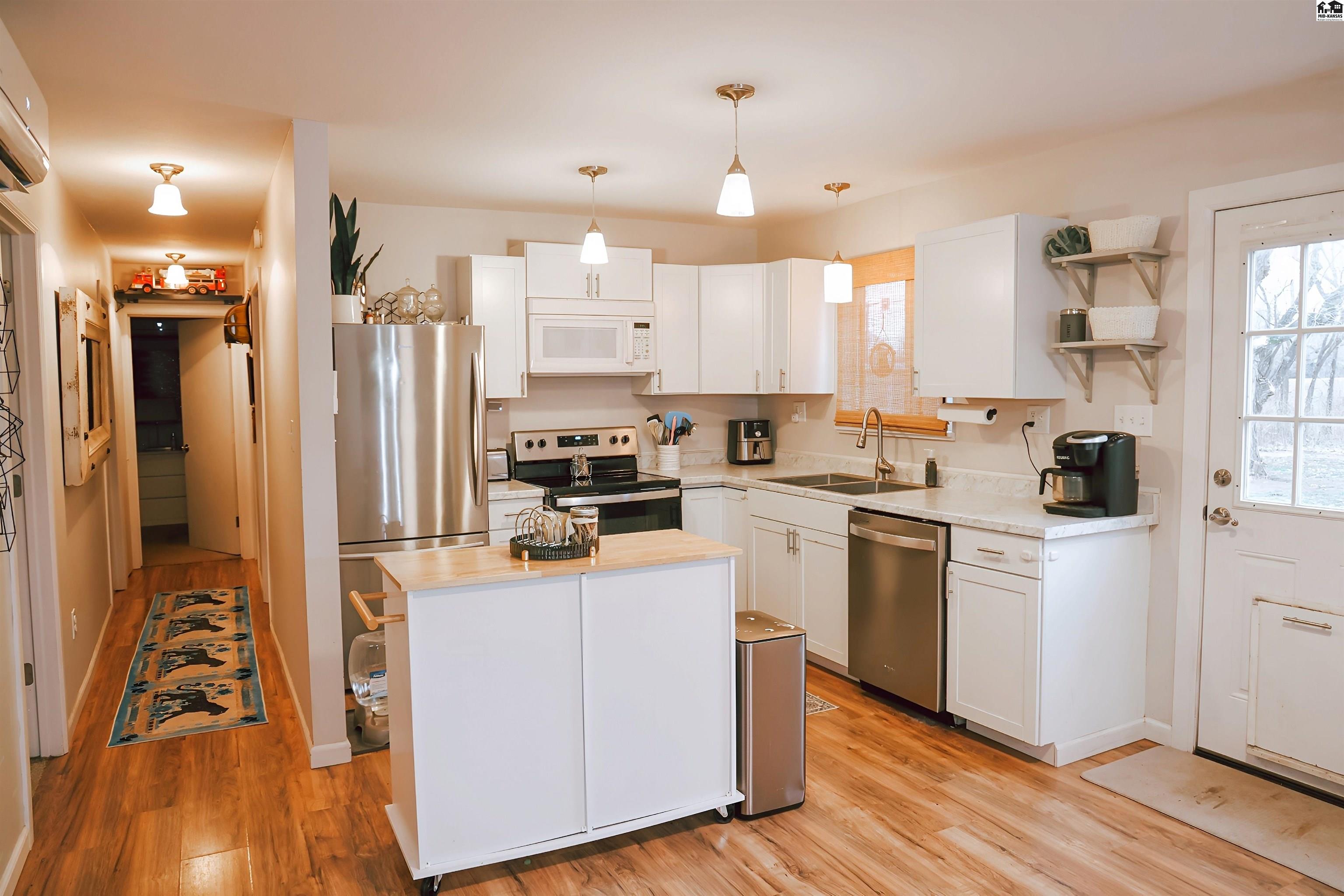 1209 N Kent Road Hutchinson KS 67501