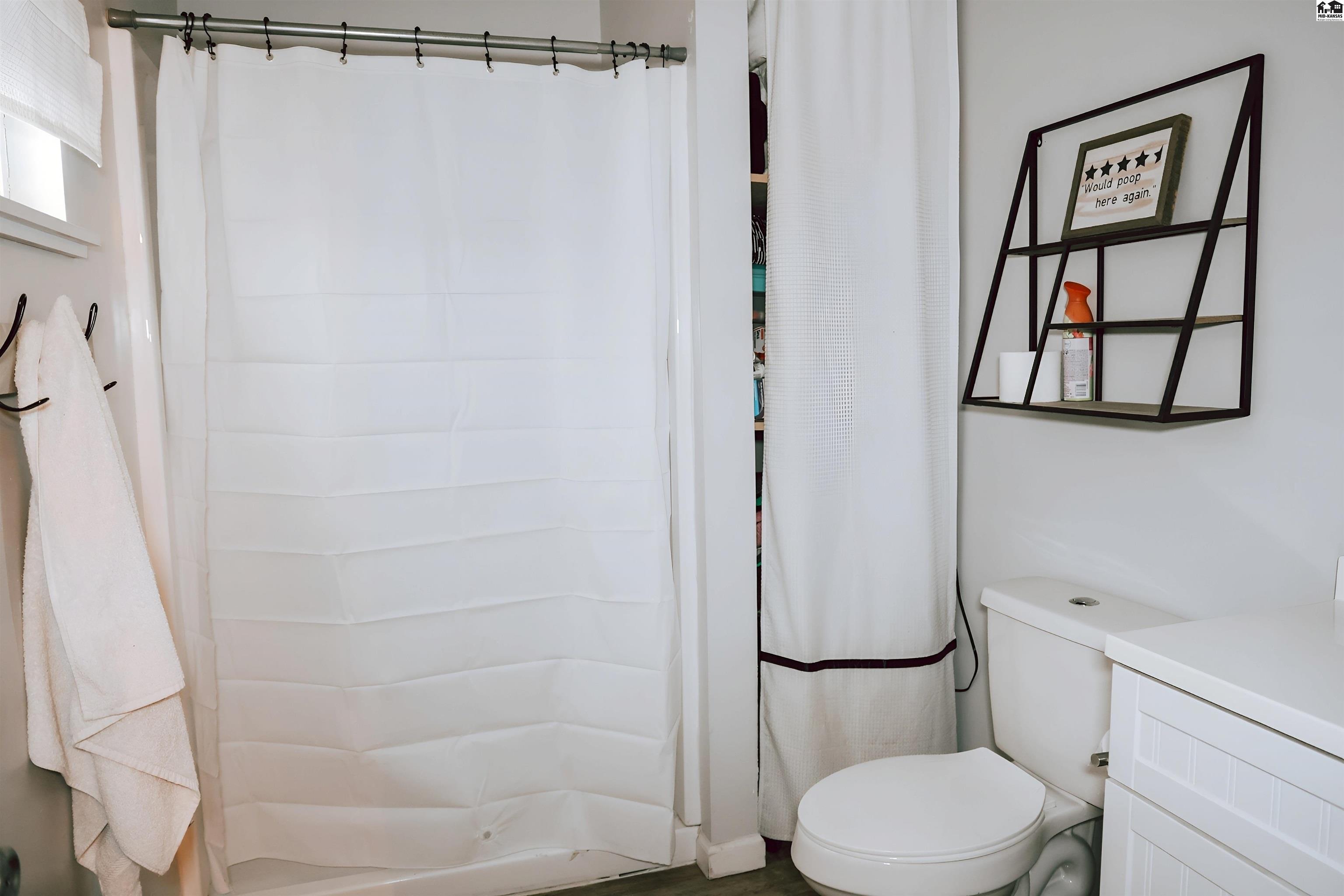 1209 N Kent Road Hutchinson KS 67501