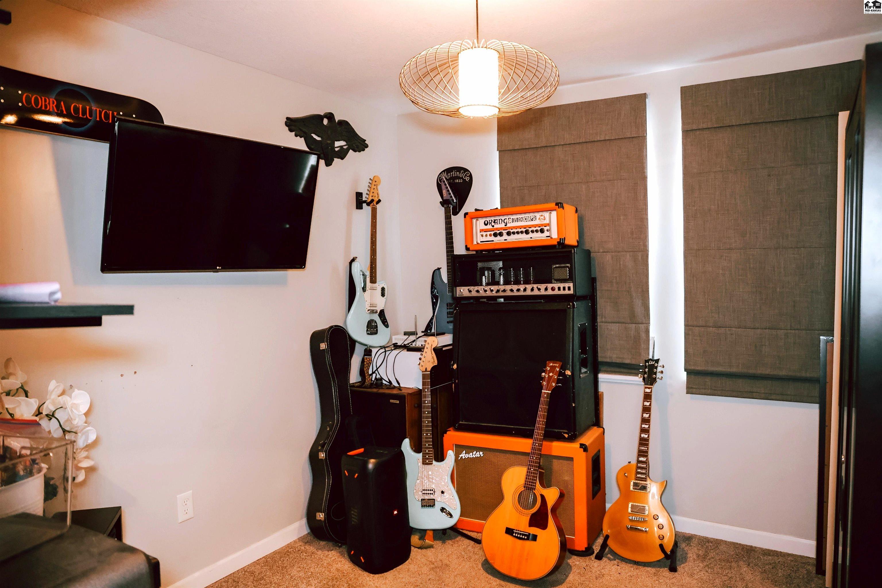 1209 N Kent Road Hutchinson KS 67501