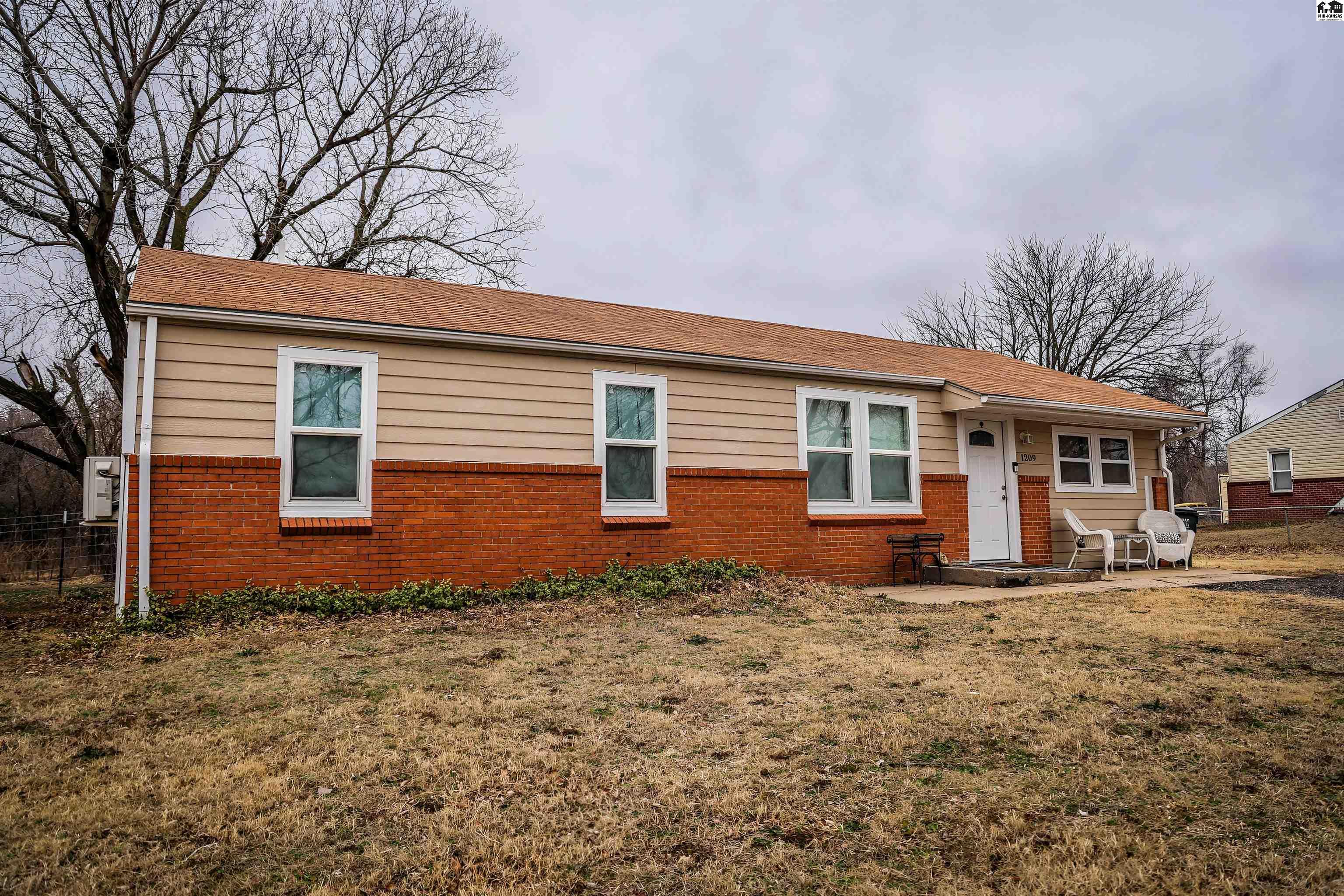 1209 N Kent Road Hutchinson KS 67501