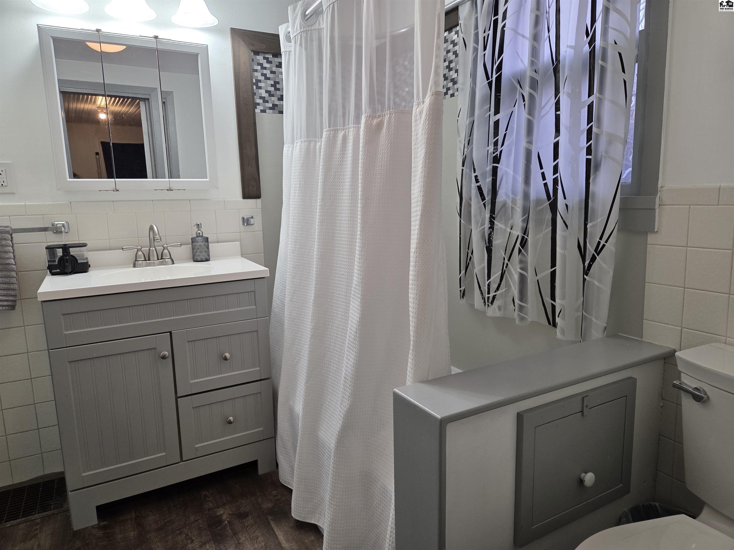 1215 N Adams Street Hutchinson KS 67501