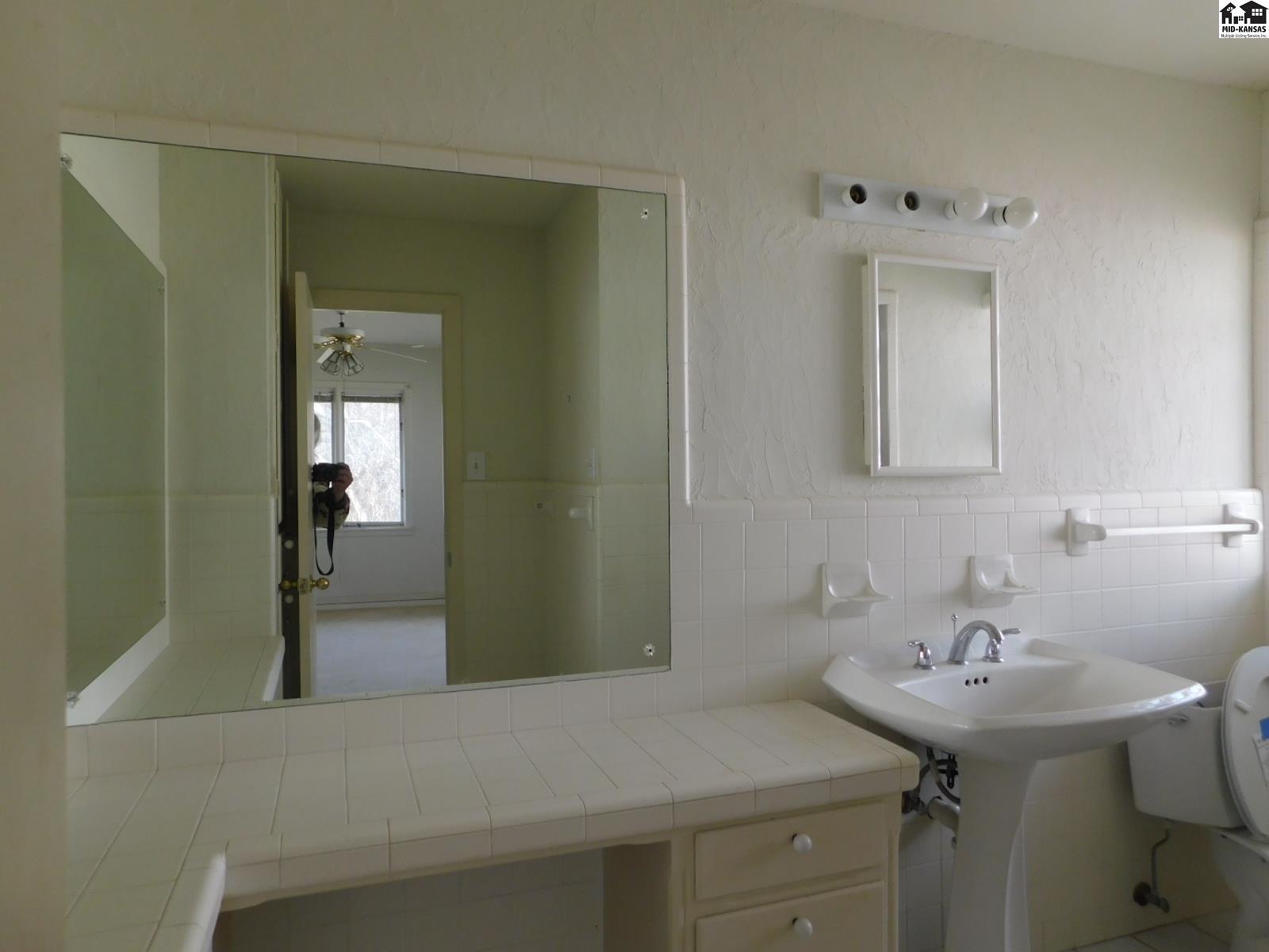 7 Whitmore Road Hutchinson KS 67502