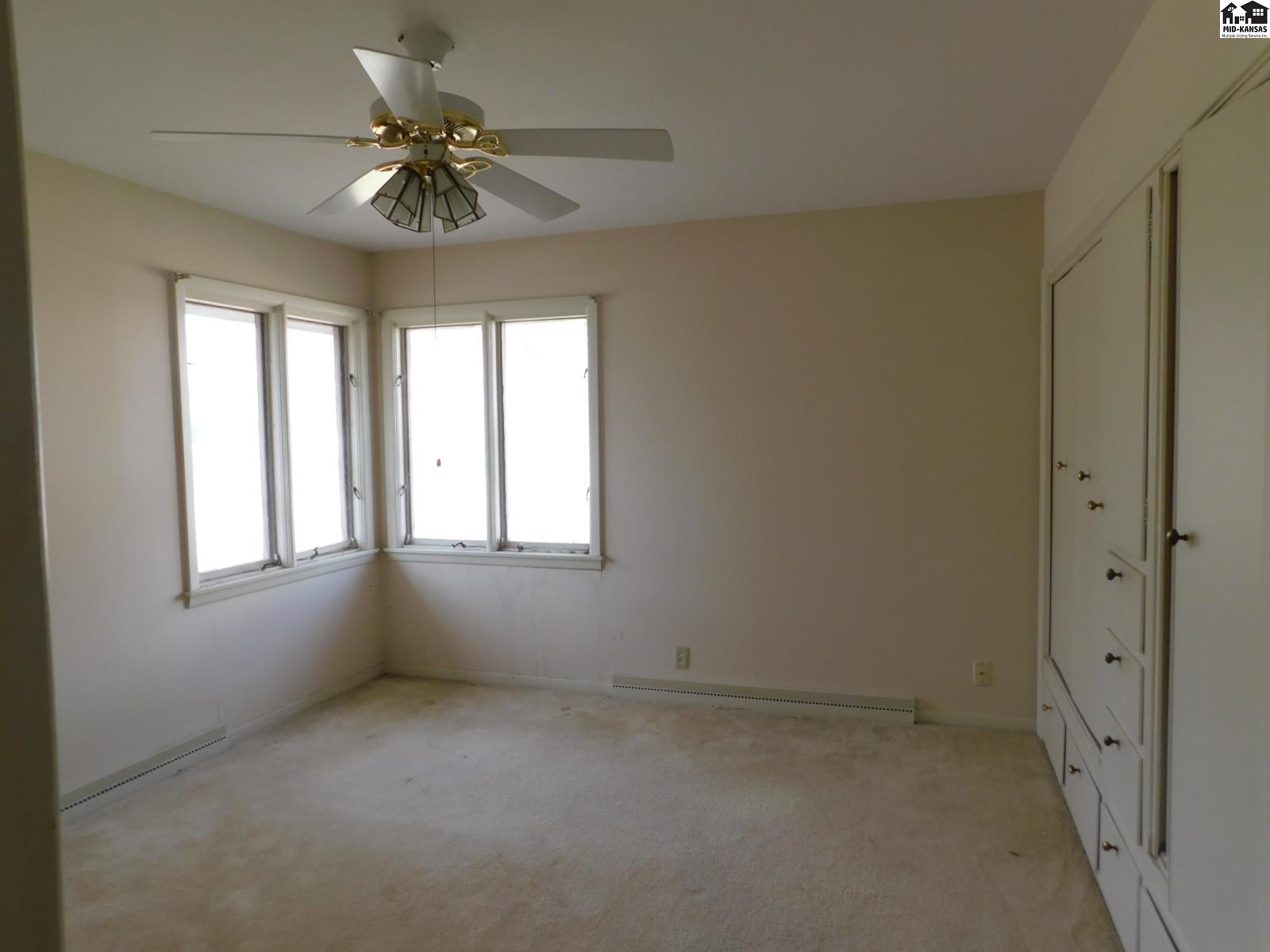7 Whitmore Road Hutchinson KS 67502