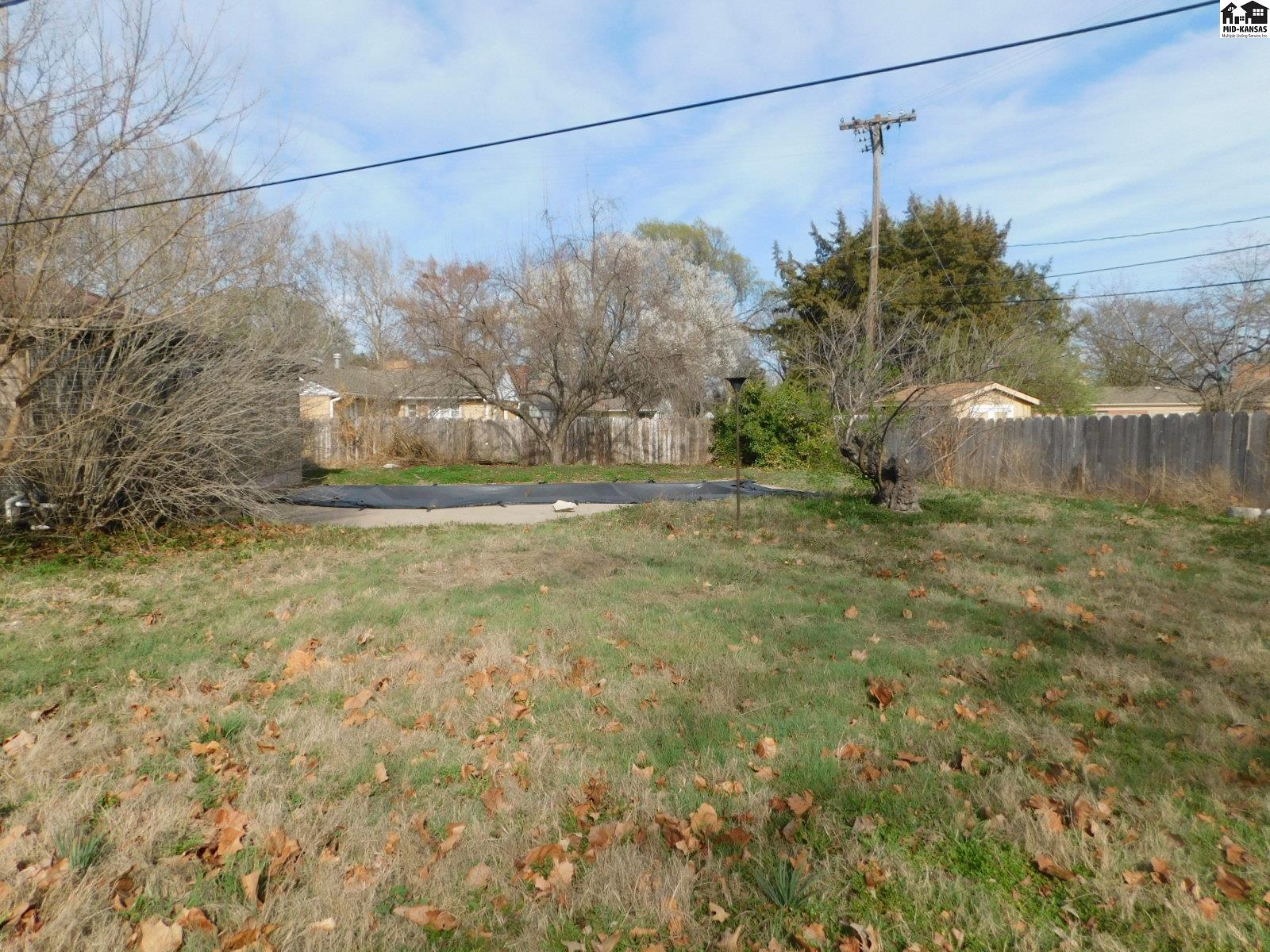 7 Whitmore Road Hutchinson KS 67502