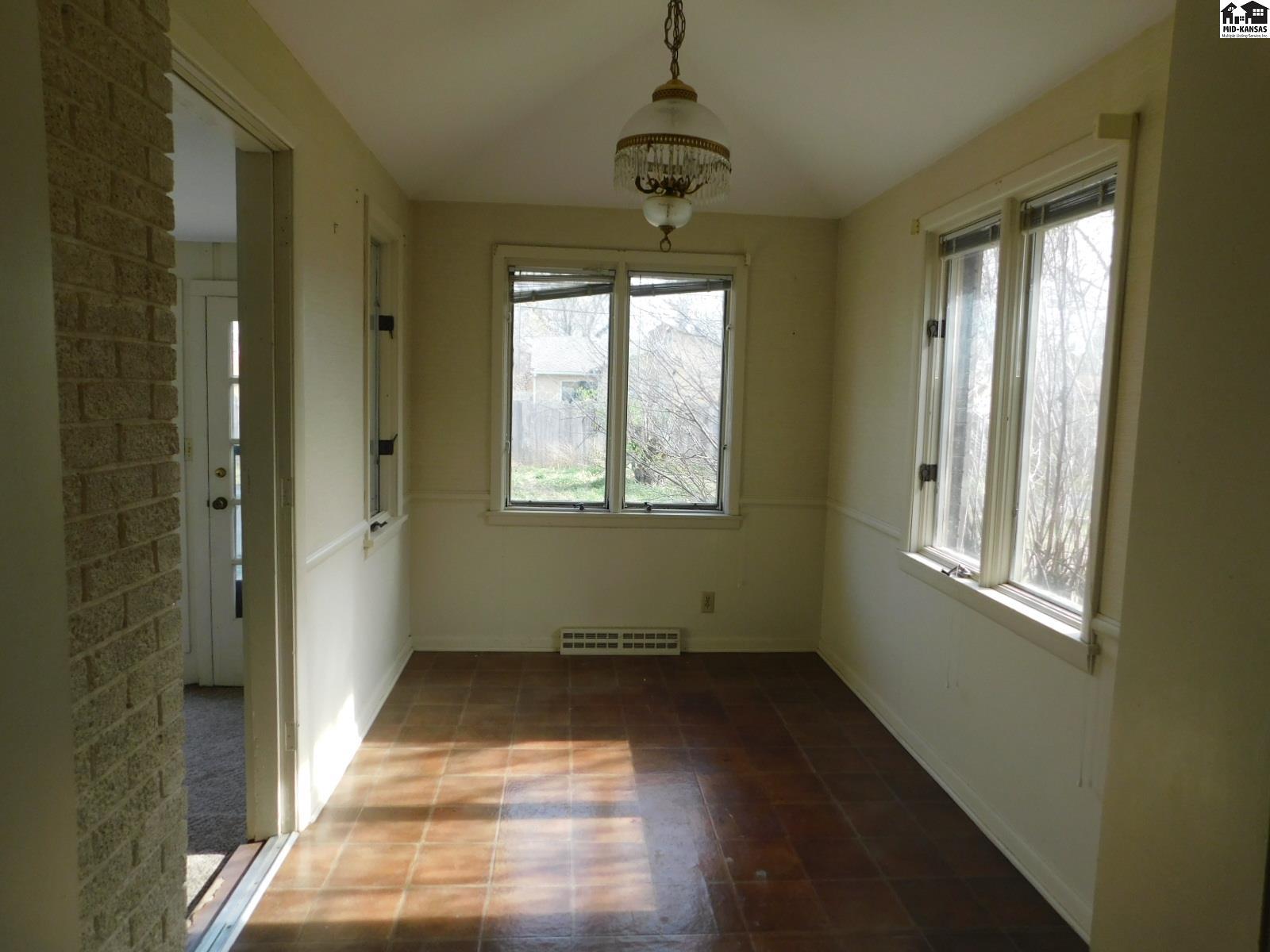 7 Whitmore Road Hutchinson KS 67502
