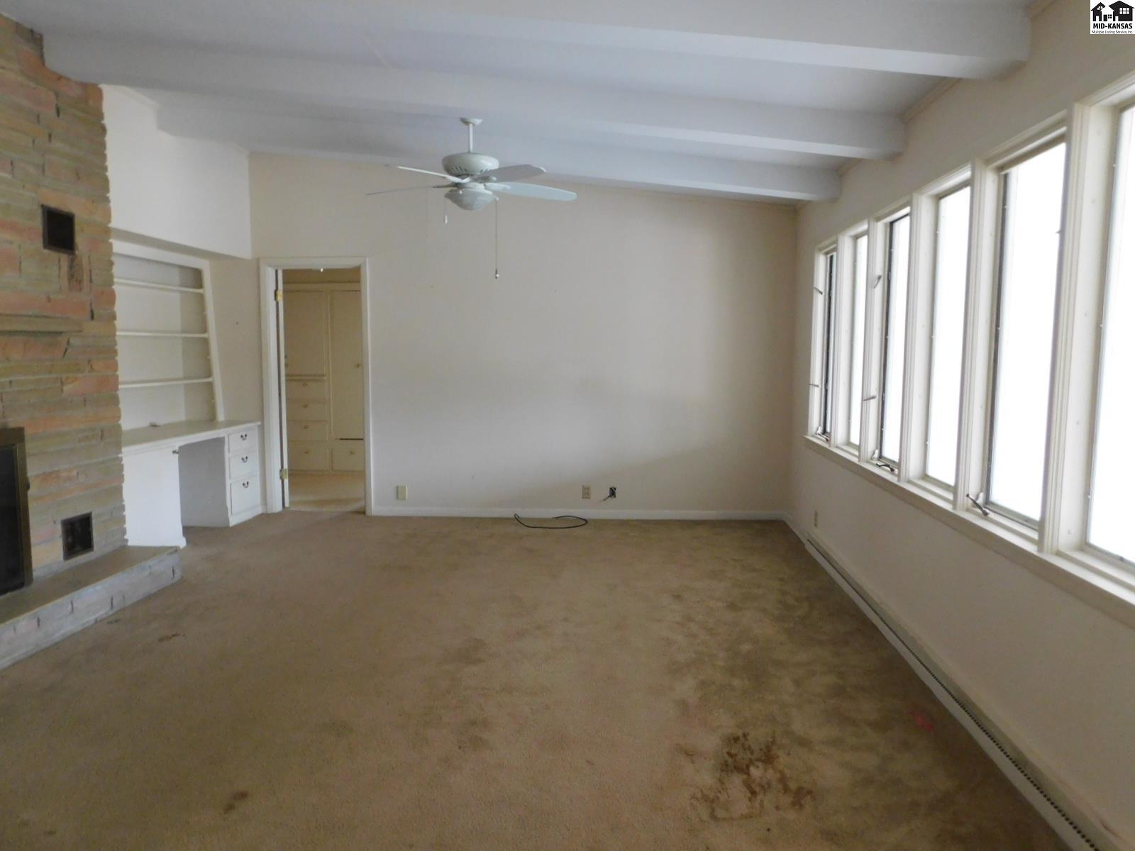 7 Whitmore Road Hutchinson KS 67502