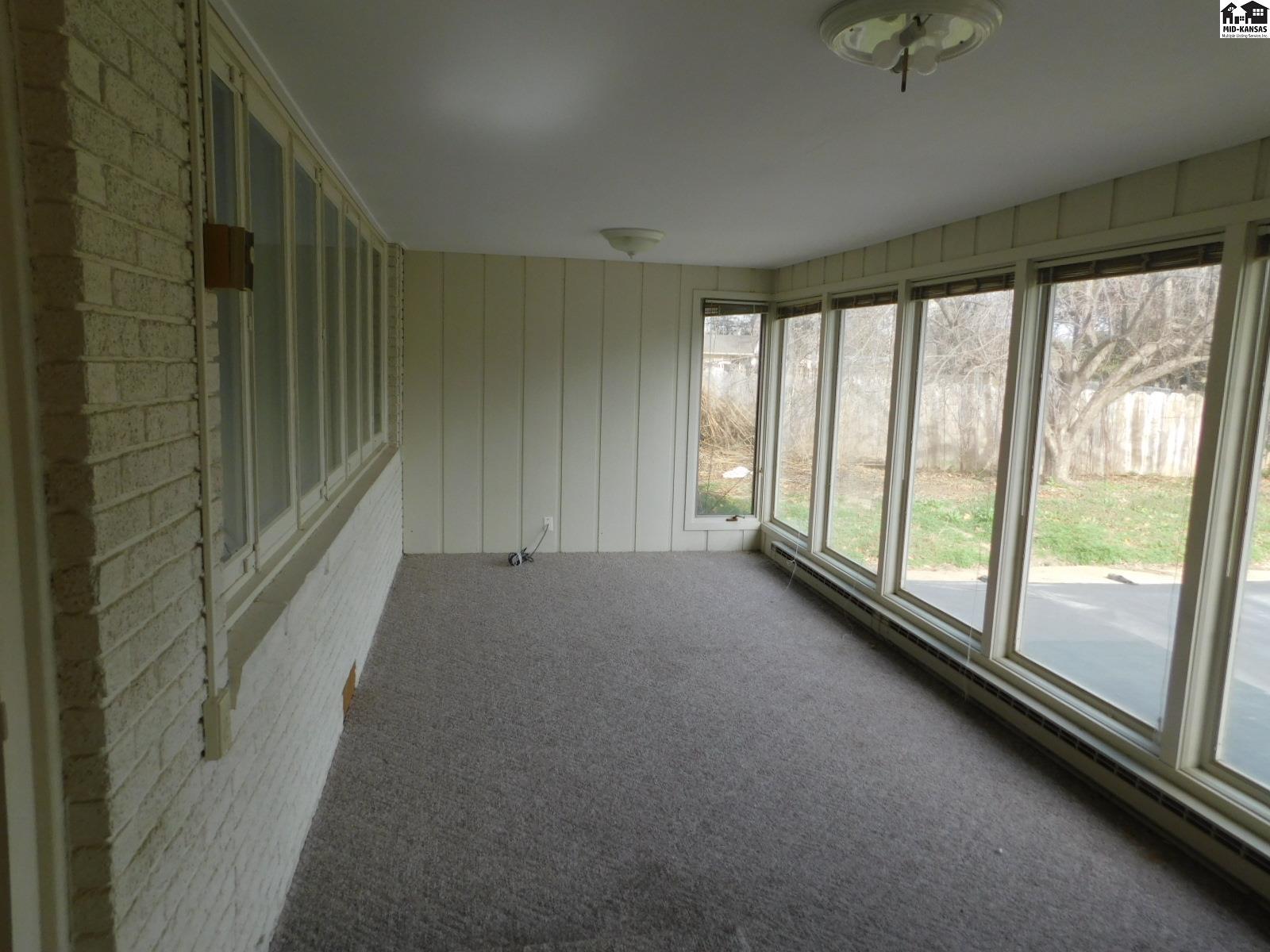 7 Whitmore Road Hutchinson KS 67502