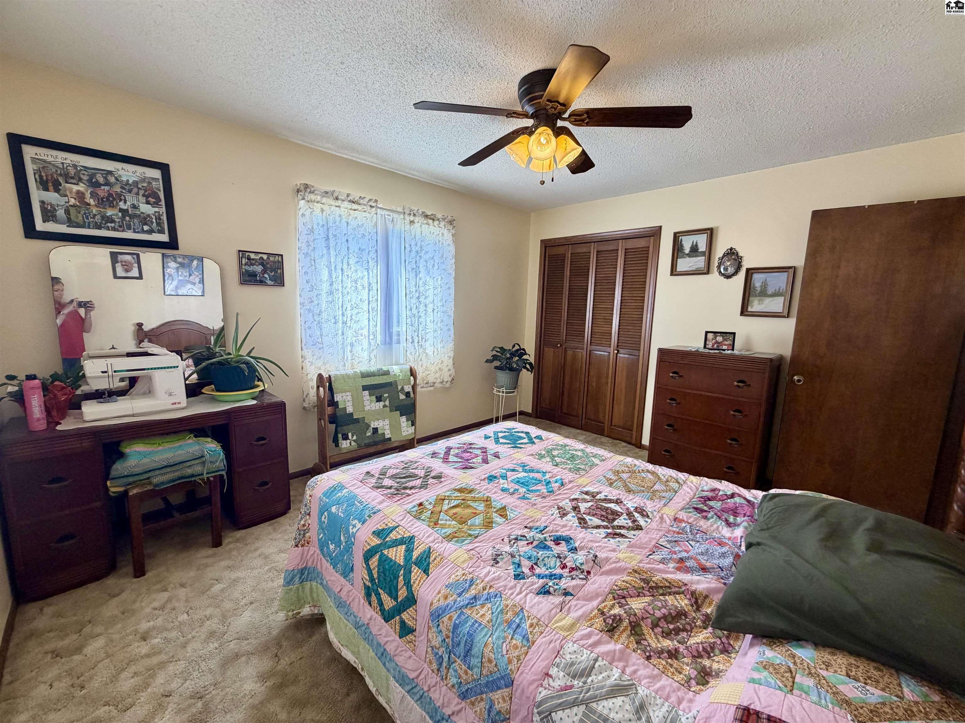 4504 Foothill Drive Hutchinson KS 67502