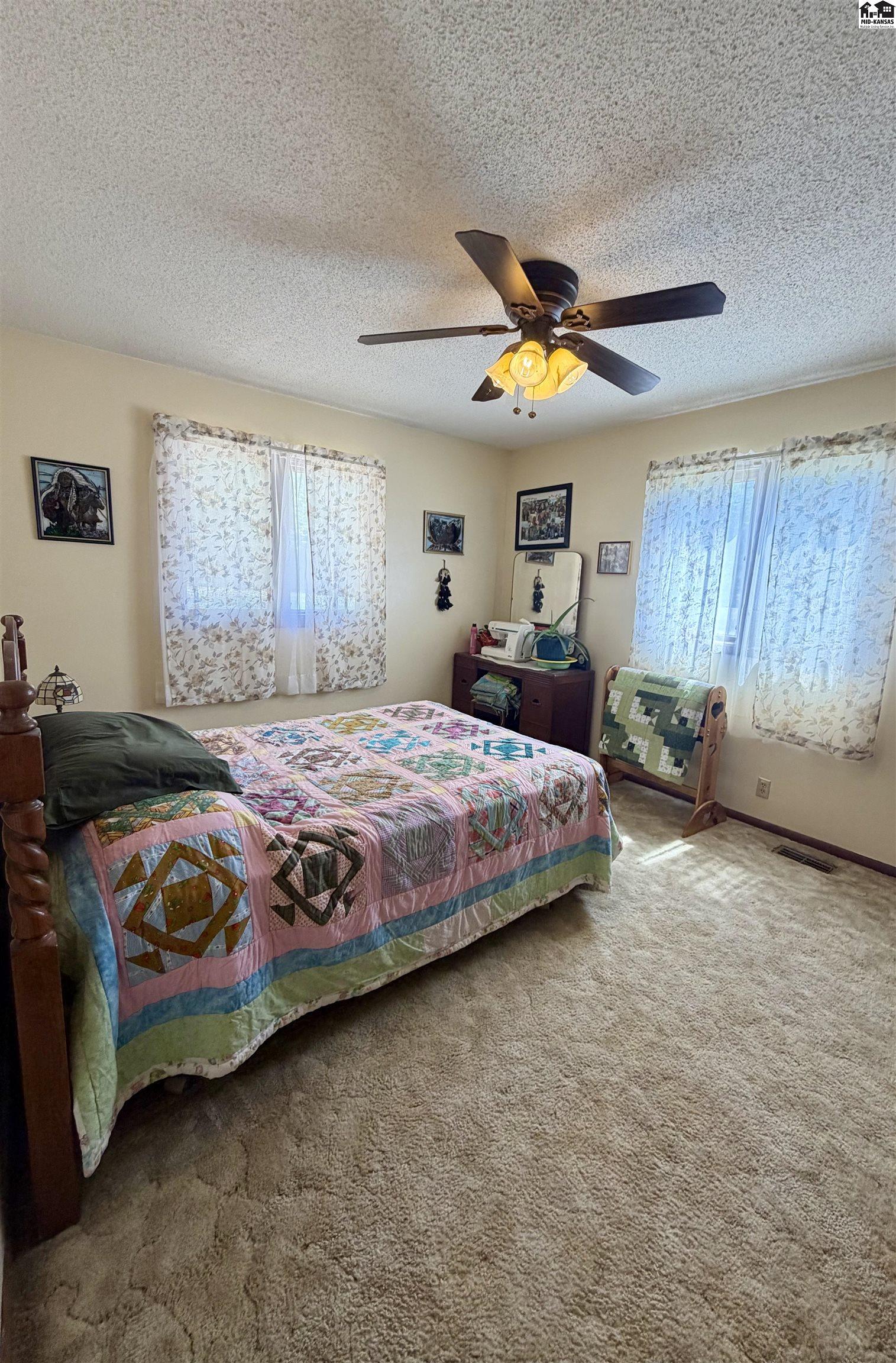 4504 Foothill Drive Hutchinson KS 67502
