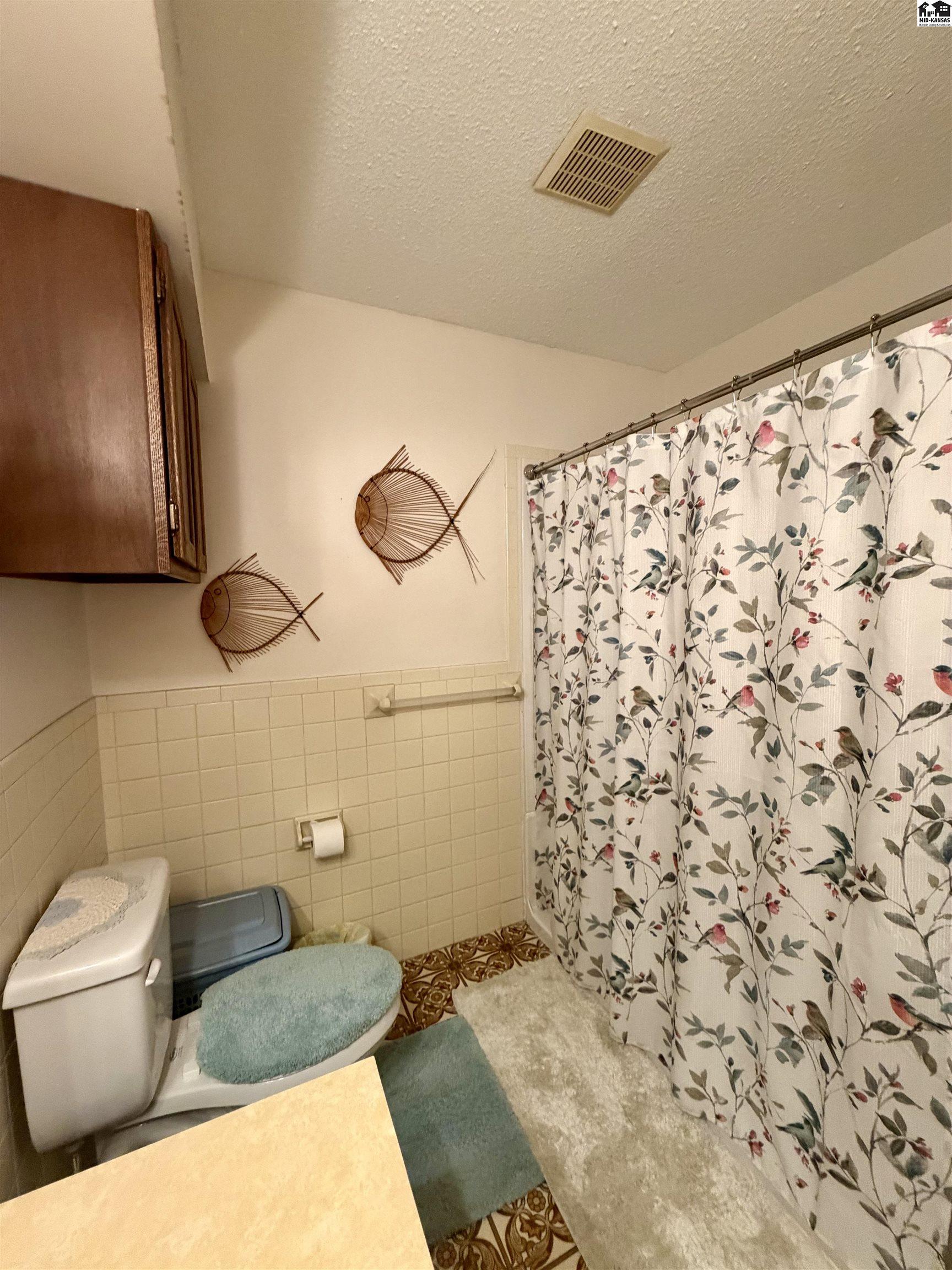 4504 Foothill Drive Hutchinson KS 67502