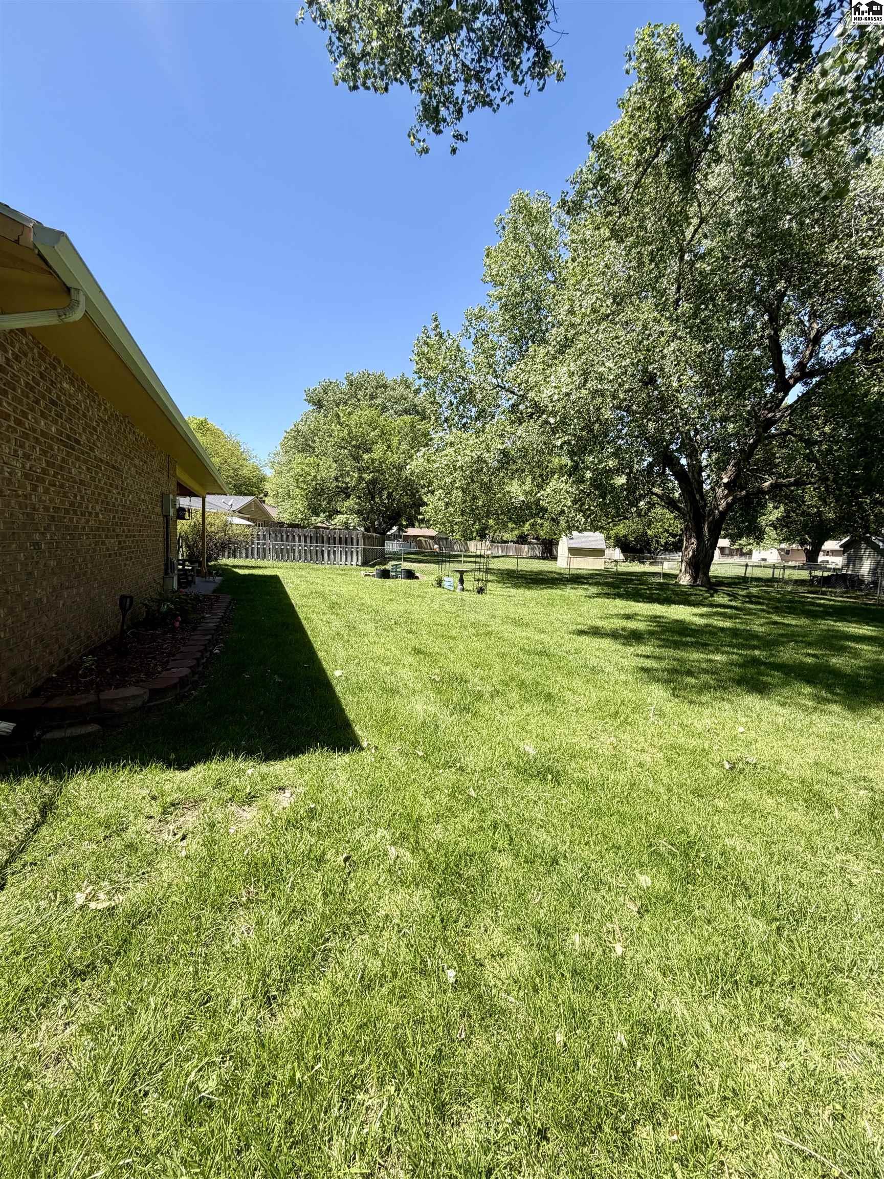 4504 Foothill Drive Hutchinson KS 67502