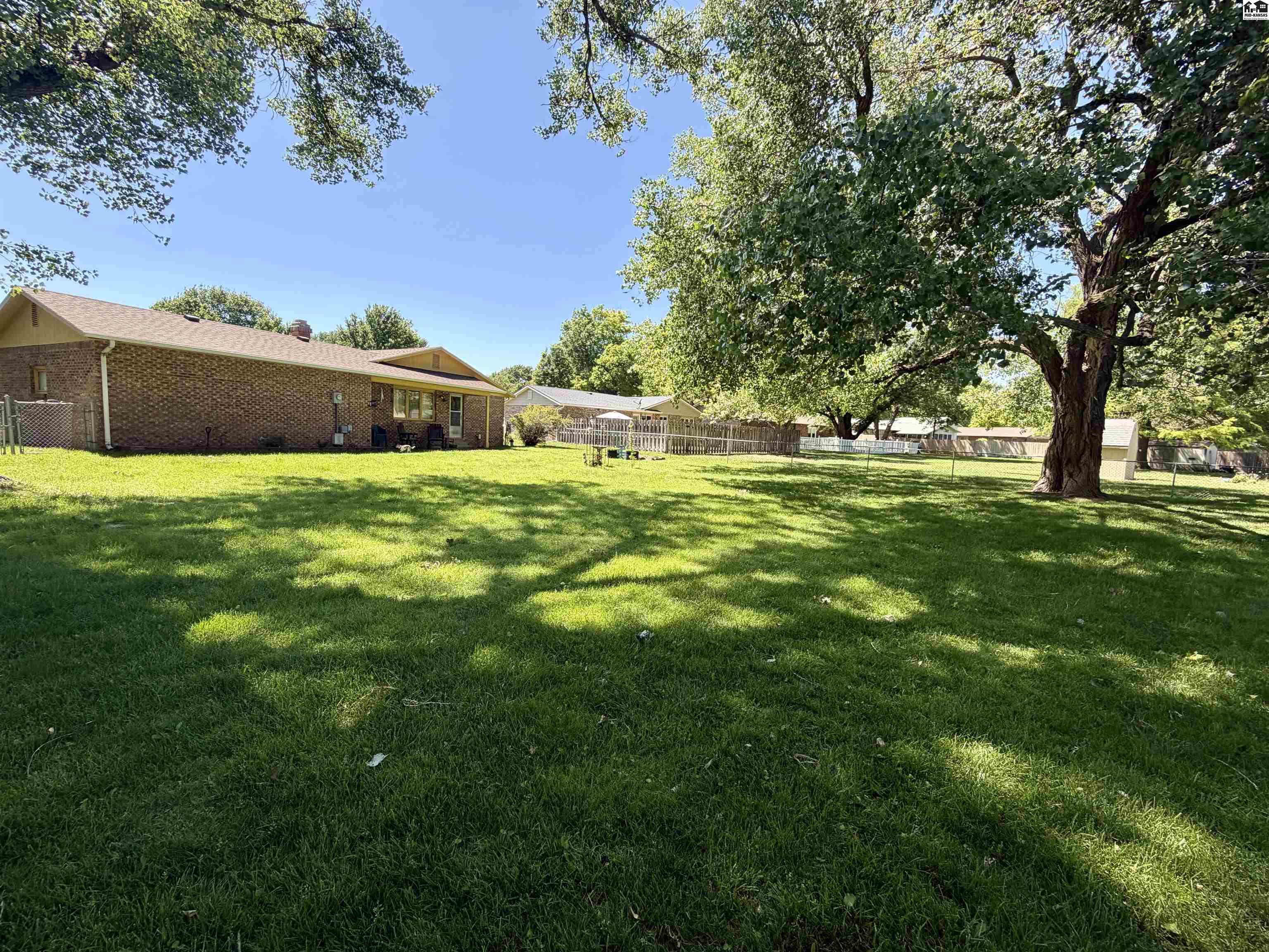 4504 Foothill Drive Hutchinson KS 67502