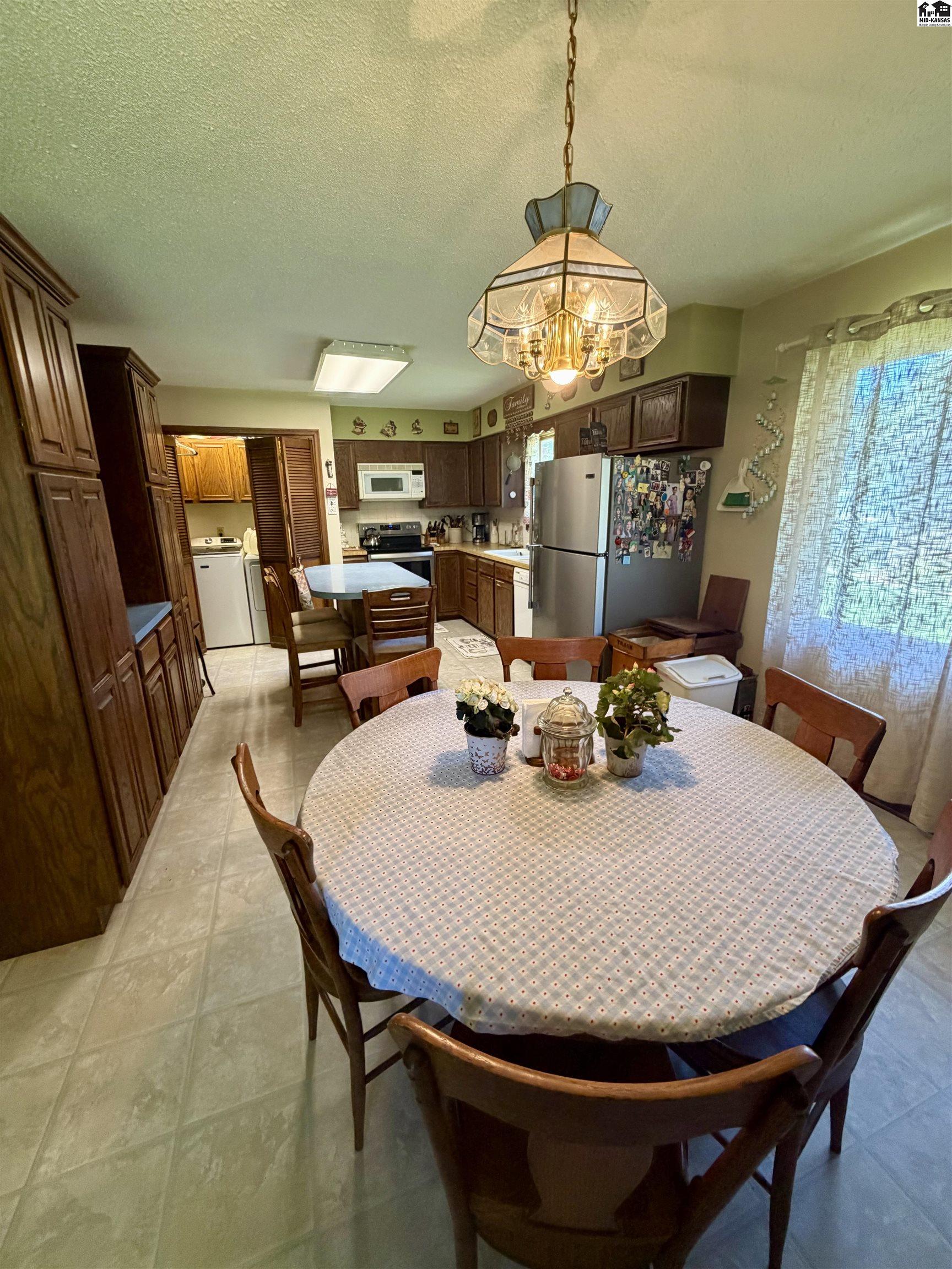 4504 Foothill Drive Hutchinson KS 67502