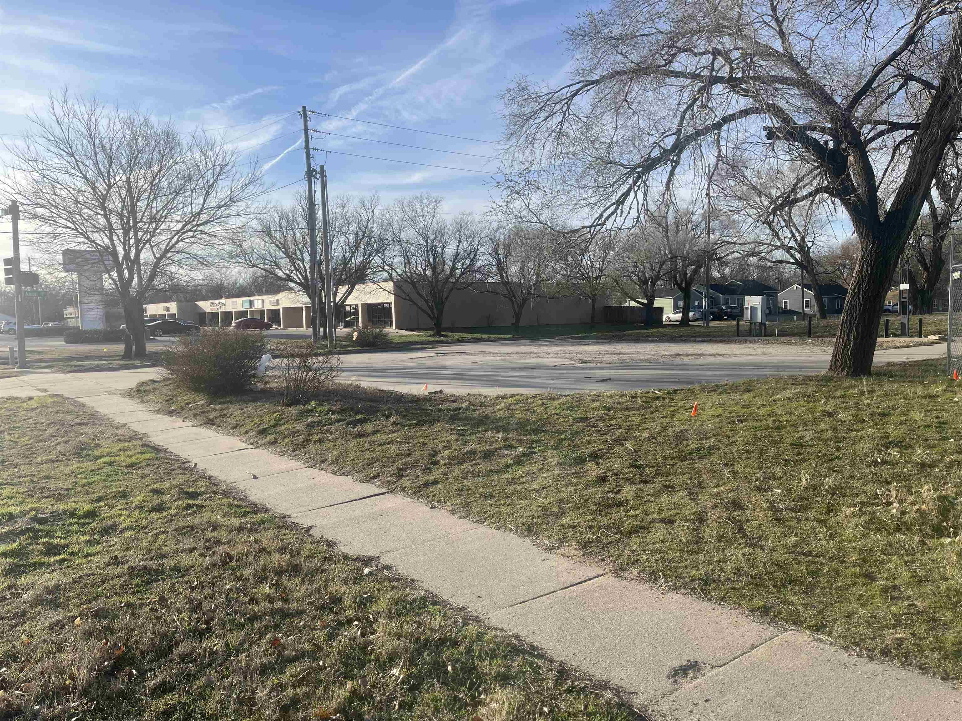4774 W Maple Wichita KS 67209