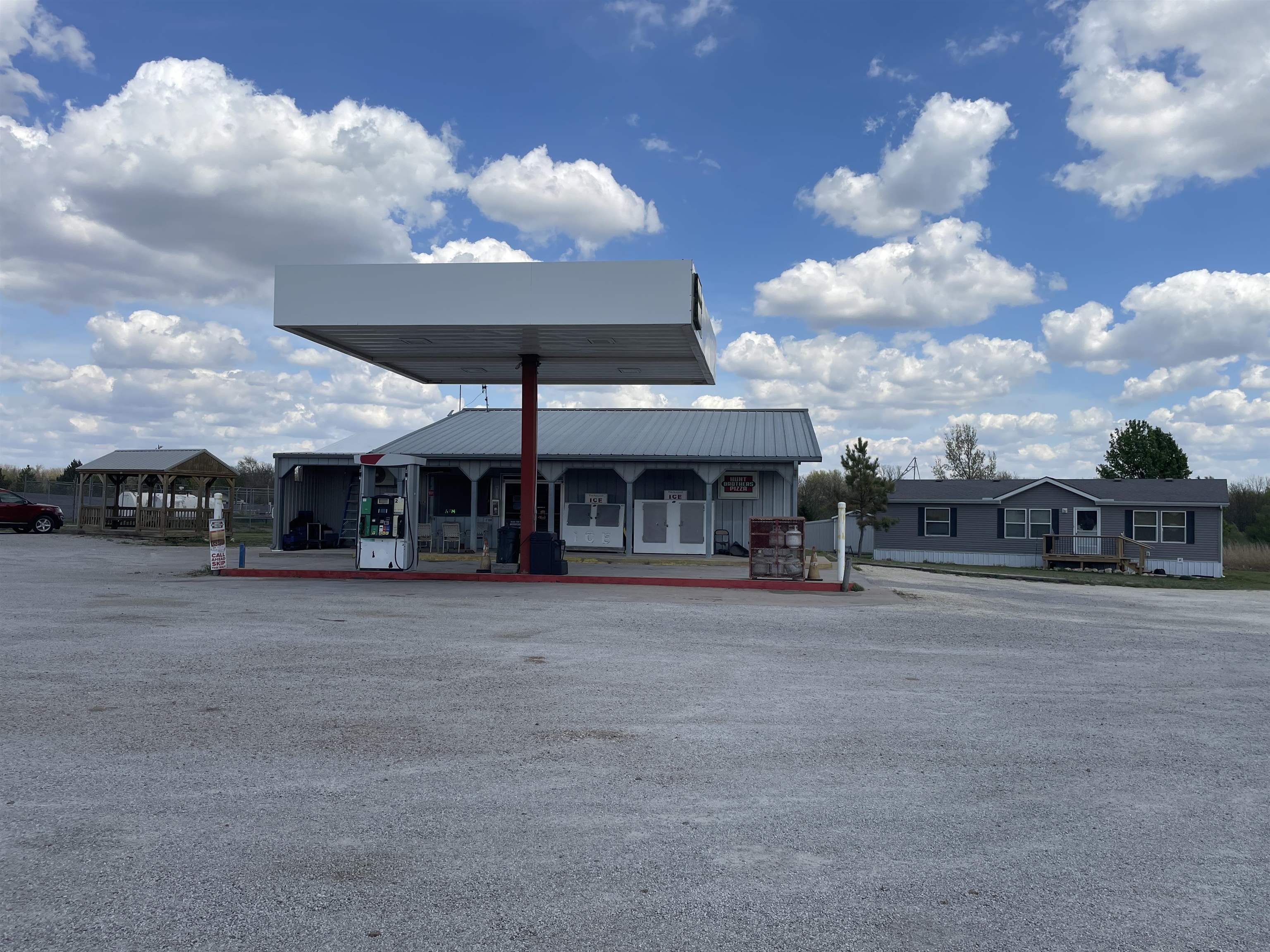 11928 141st Road Winfield KS 67156