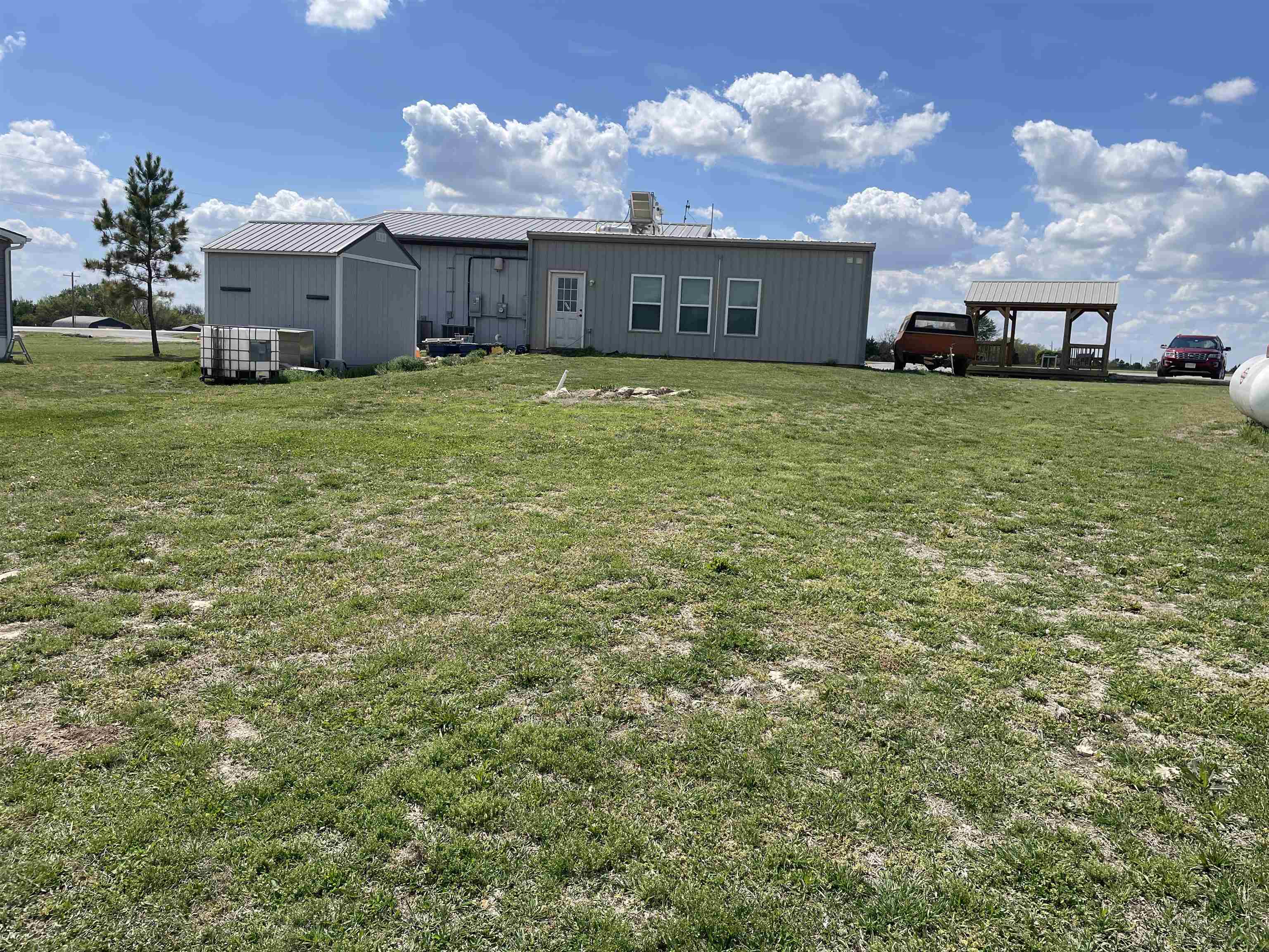 11928 141st Road Winfield KS 67156