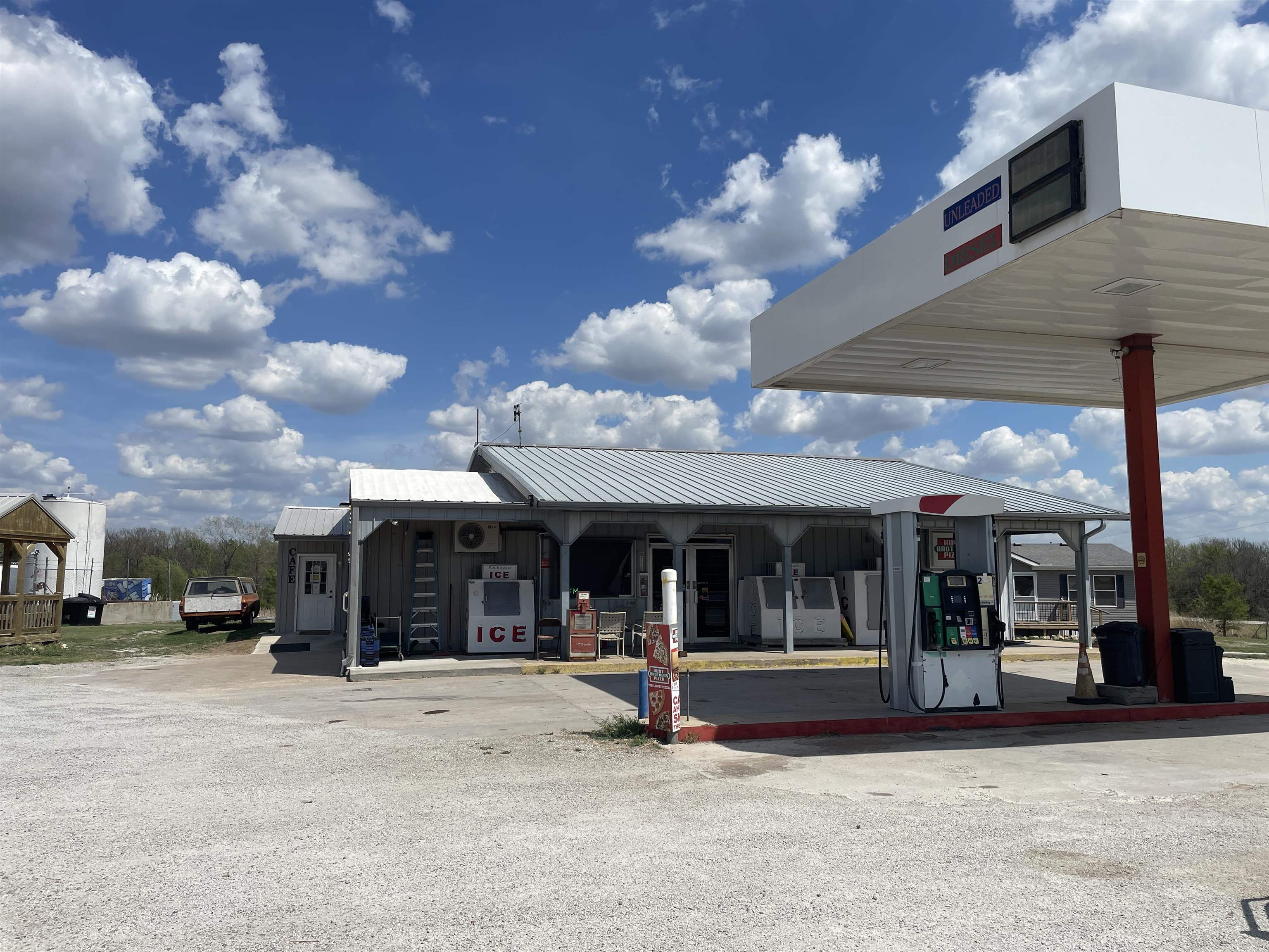 11928 141st Road Winfield KS 67156