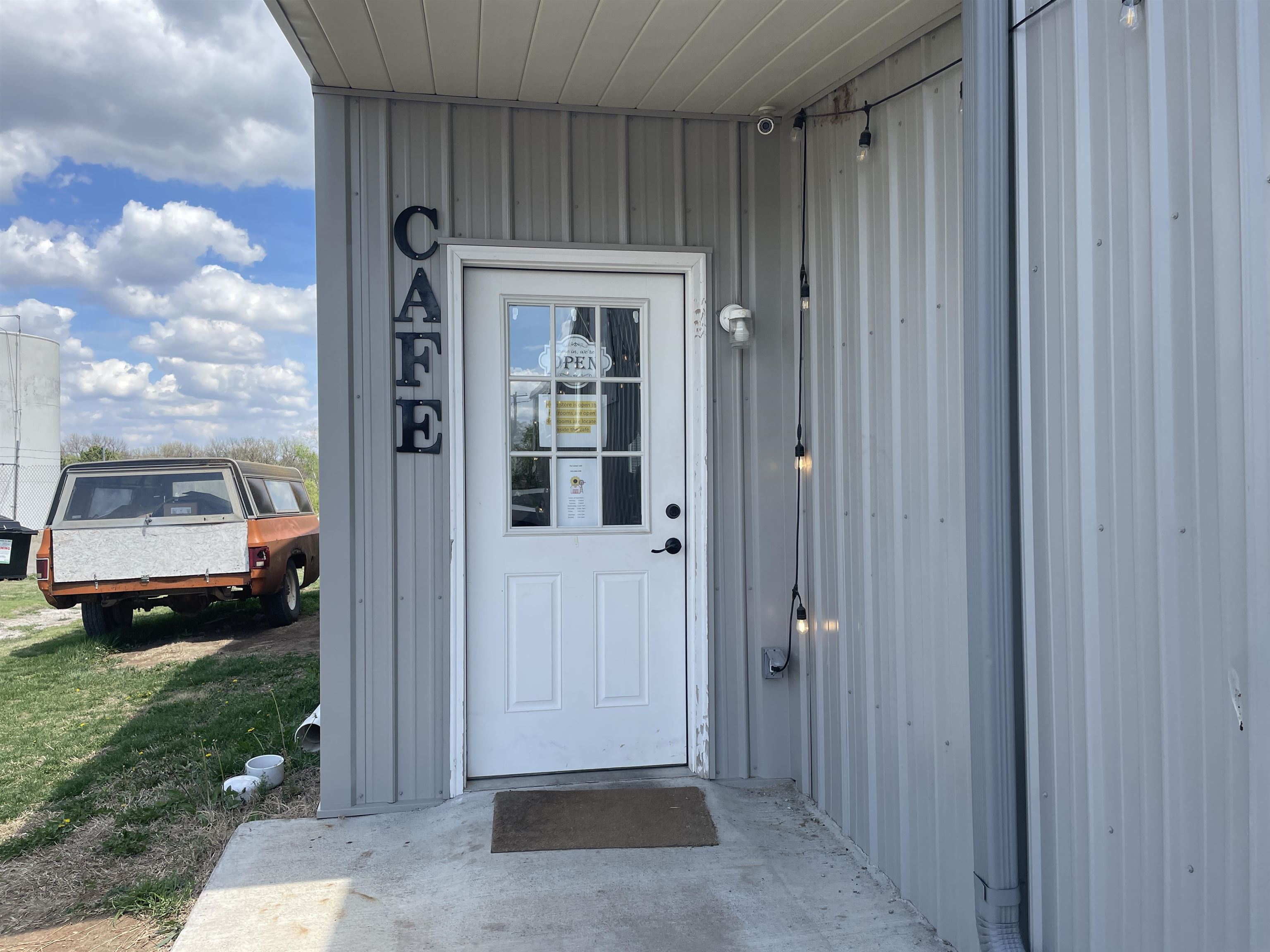 11928 141st Road Winfield KS 67156