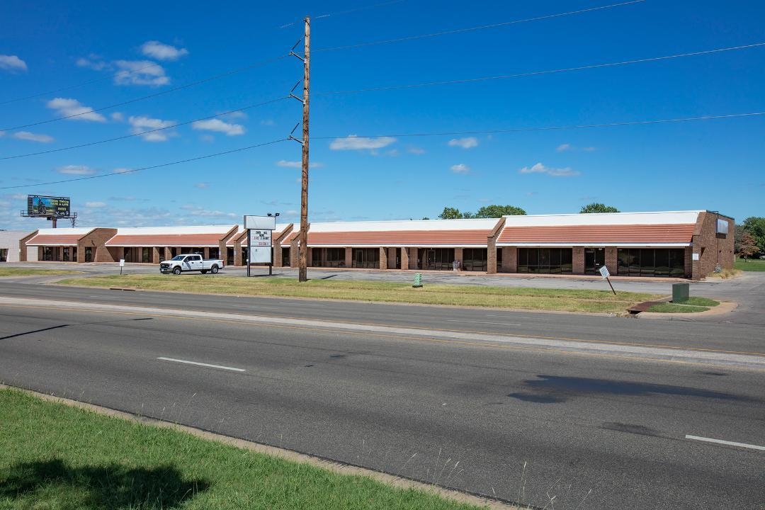 2040 S Rock Road Wichita KS 67207-5304