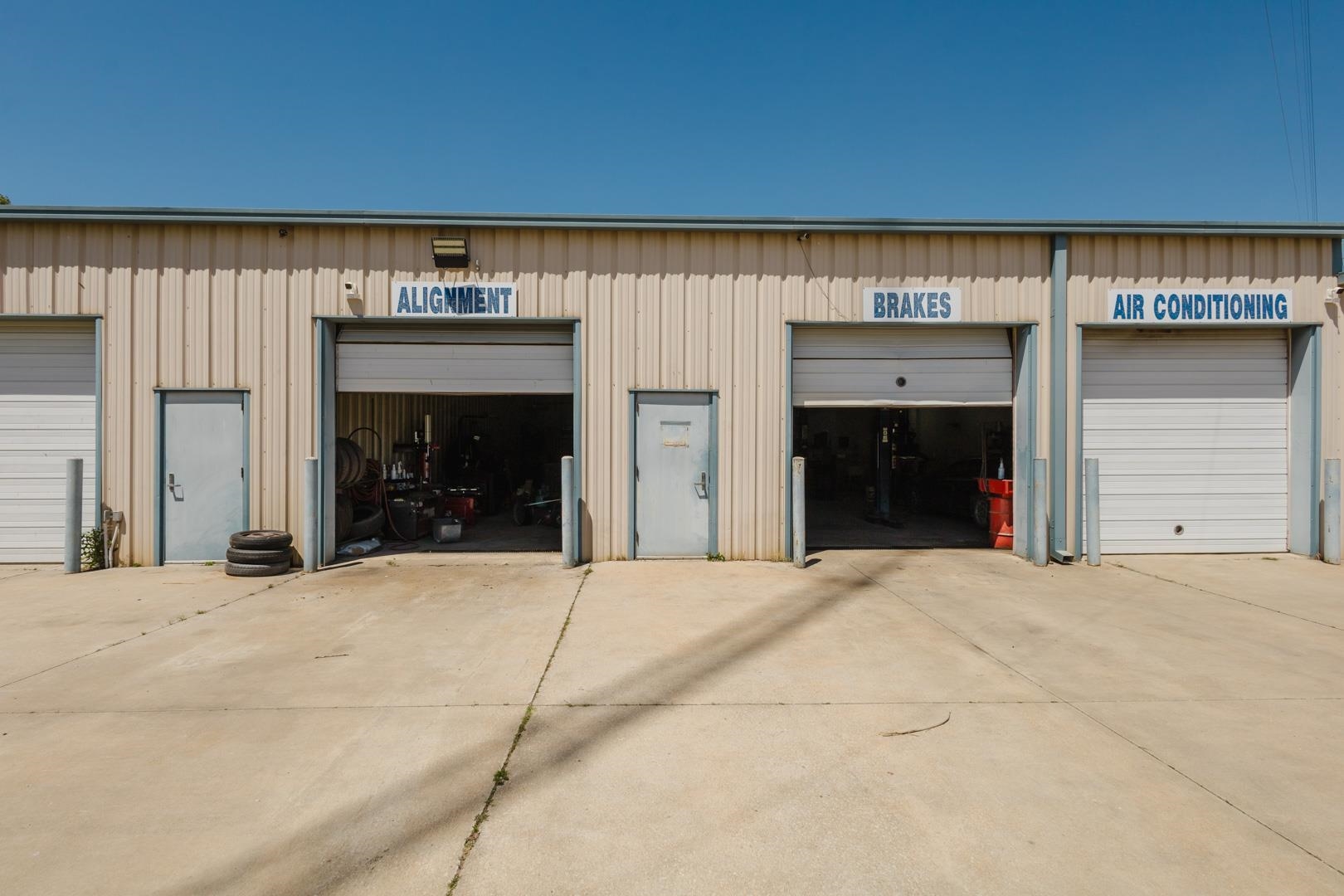 2555 N Market St & Additional Lots Wichita KS 67219
