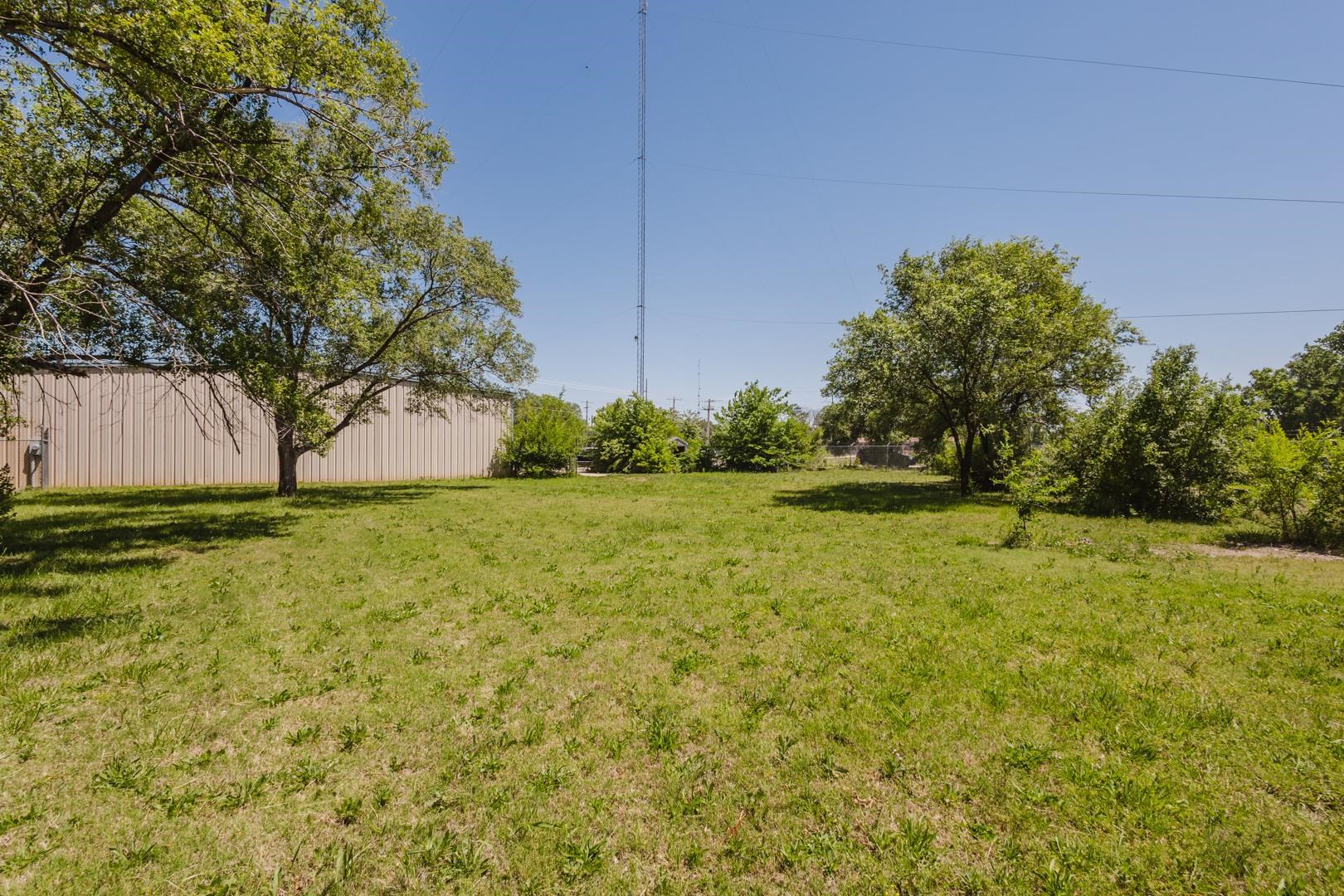 2555 N Market St & Additional Lots Wichita KS 67219