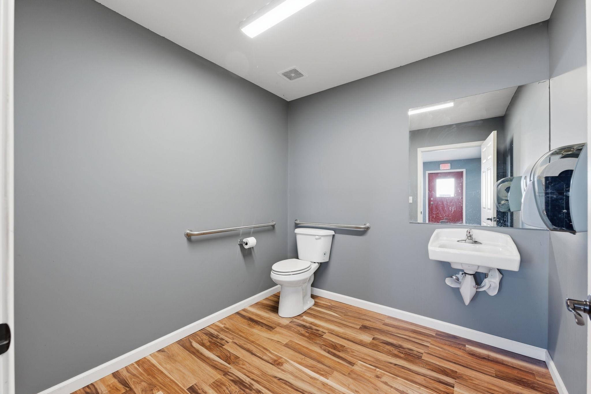 839 E Commercial Street Clearwater KS 67026