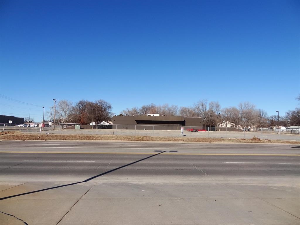 5602 E Harry Street Wichita KS 67218