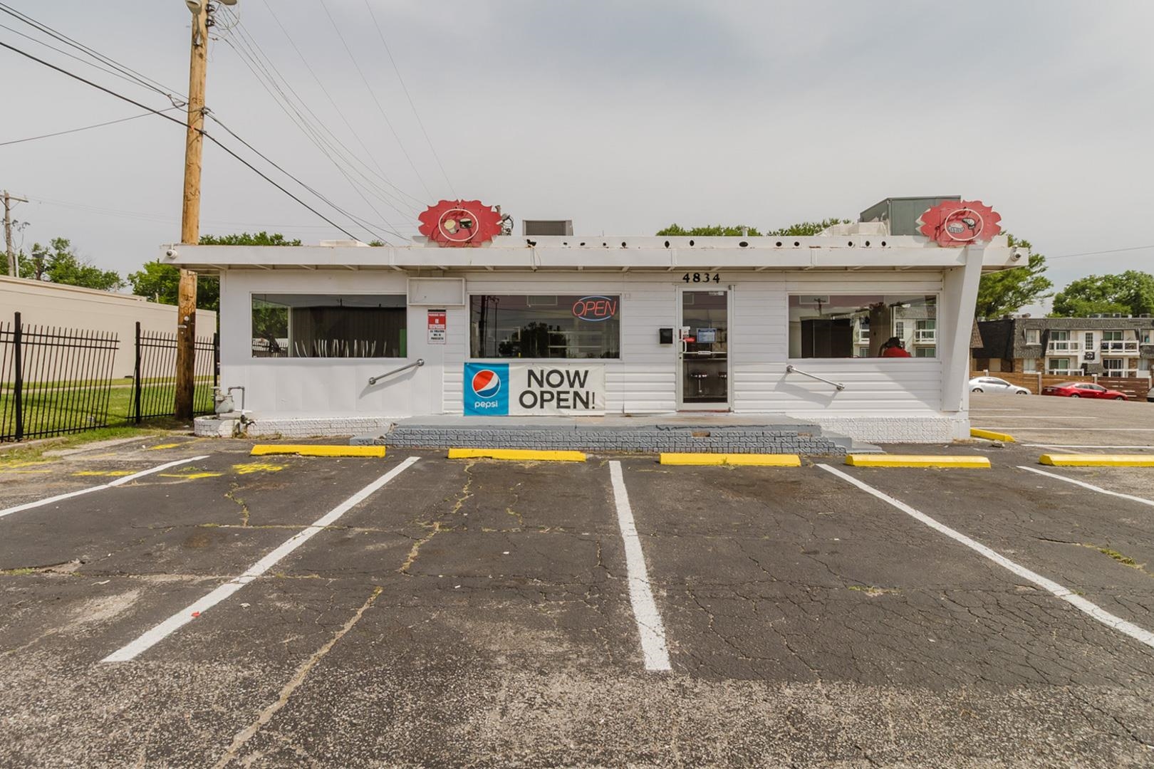 4834 E Lincoln Wichita KS 67218