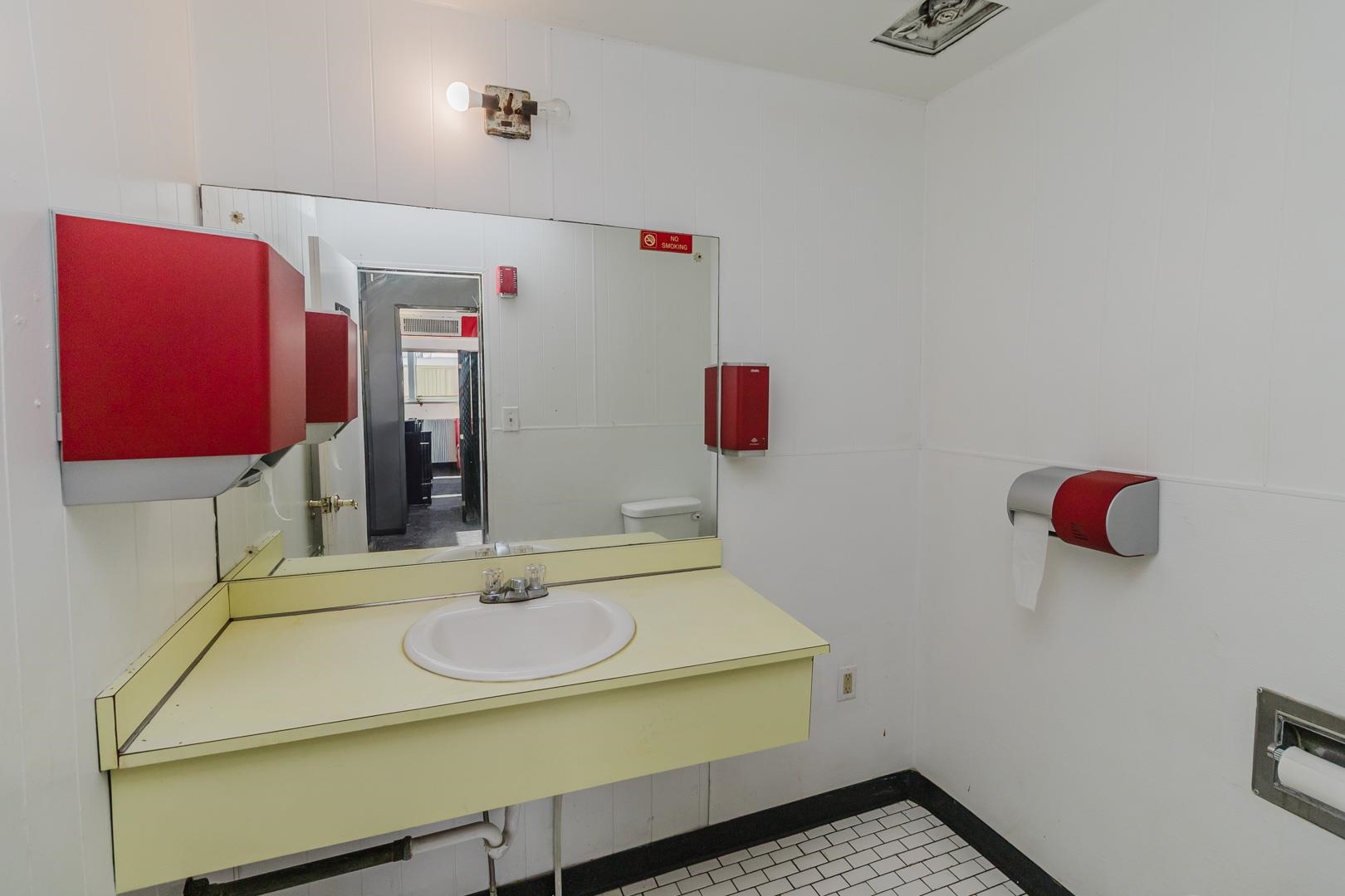 4834 E Lincoln Wichita KS 67218