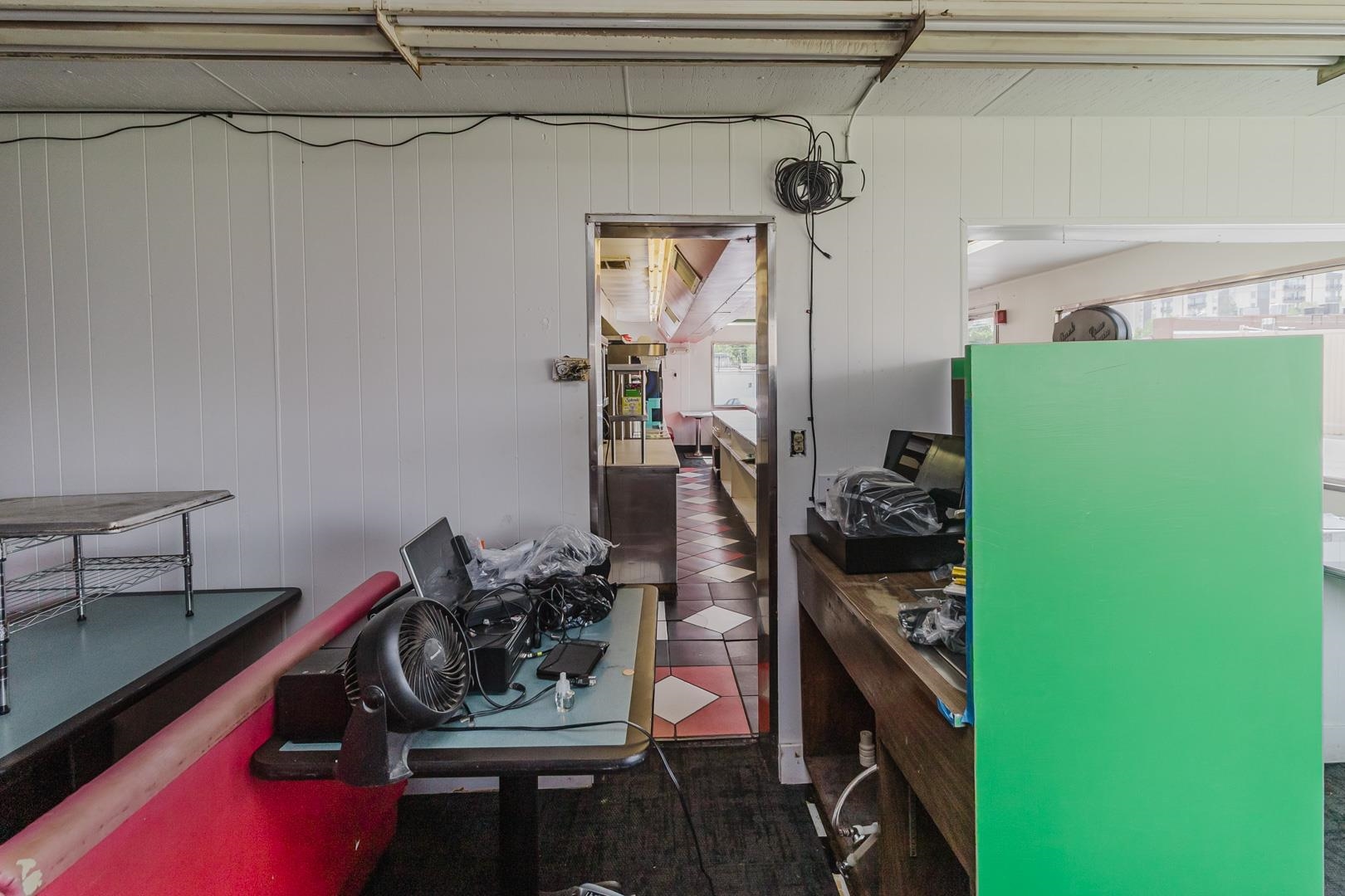 4834 E Lincoln Wichita KS 67218