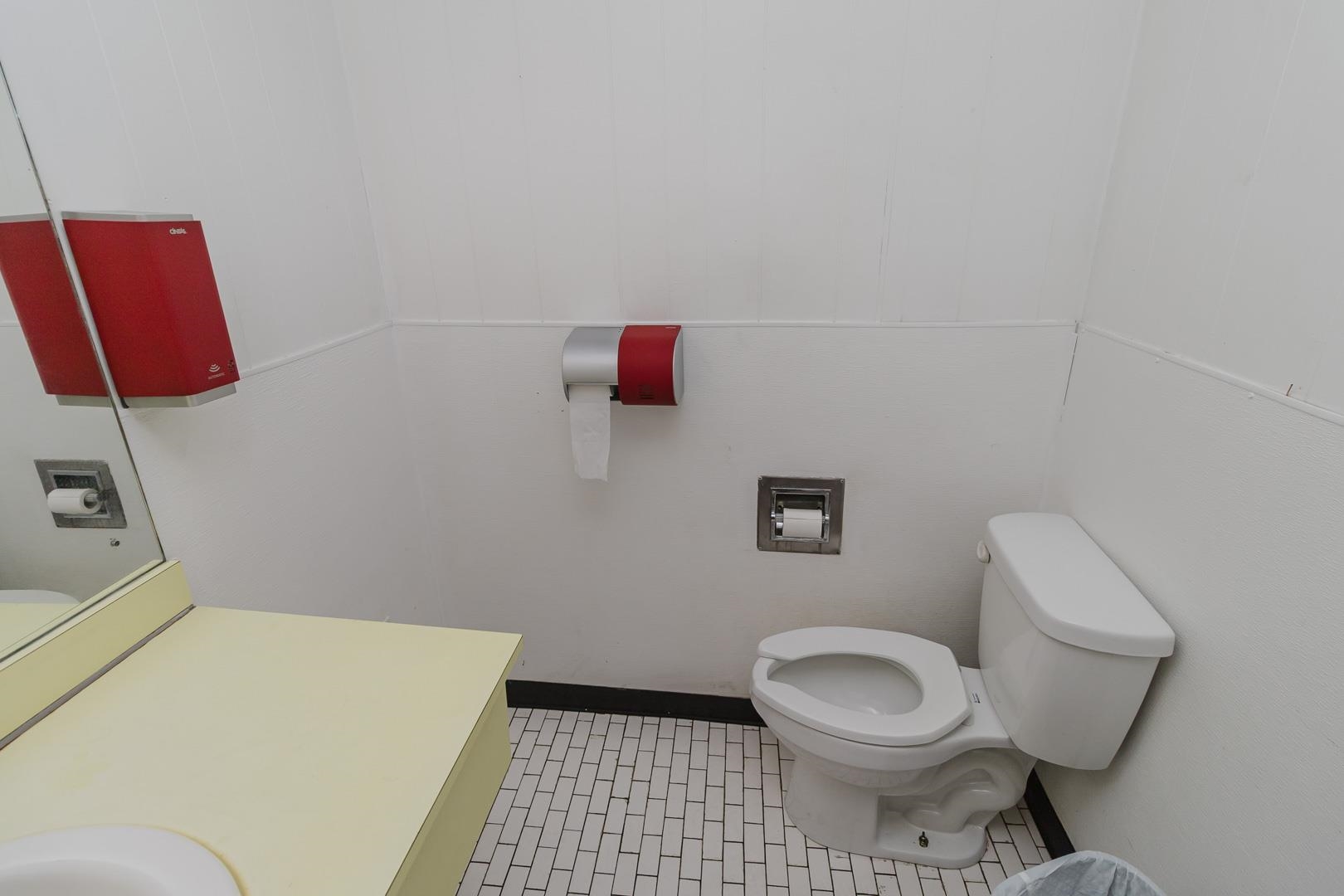 4834 E Lincoln Wichita KS 67218