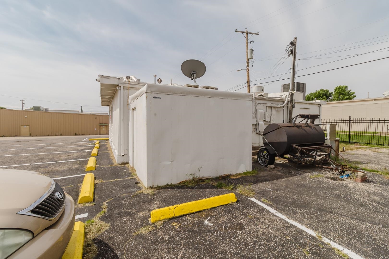 4834 E Lincoln Wichita KS 67218