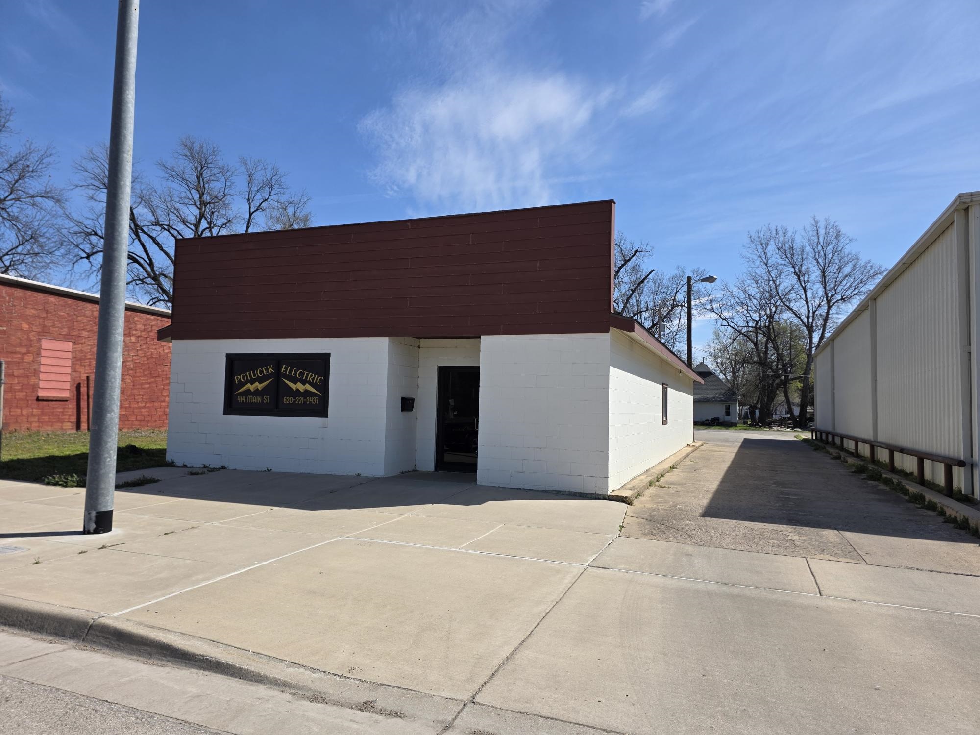 408 Main Street Winfield KS 67156
