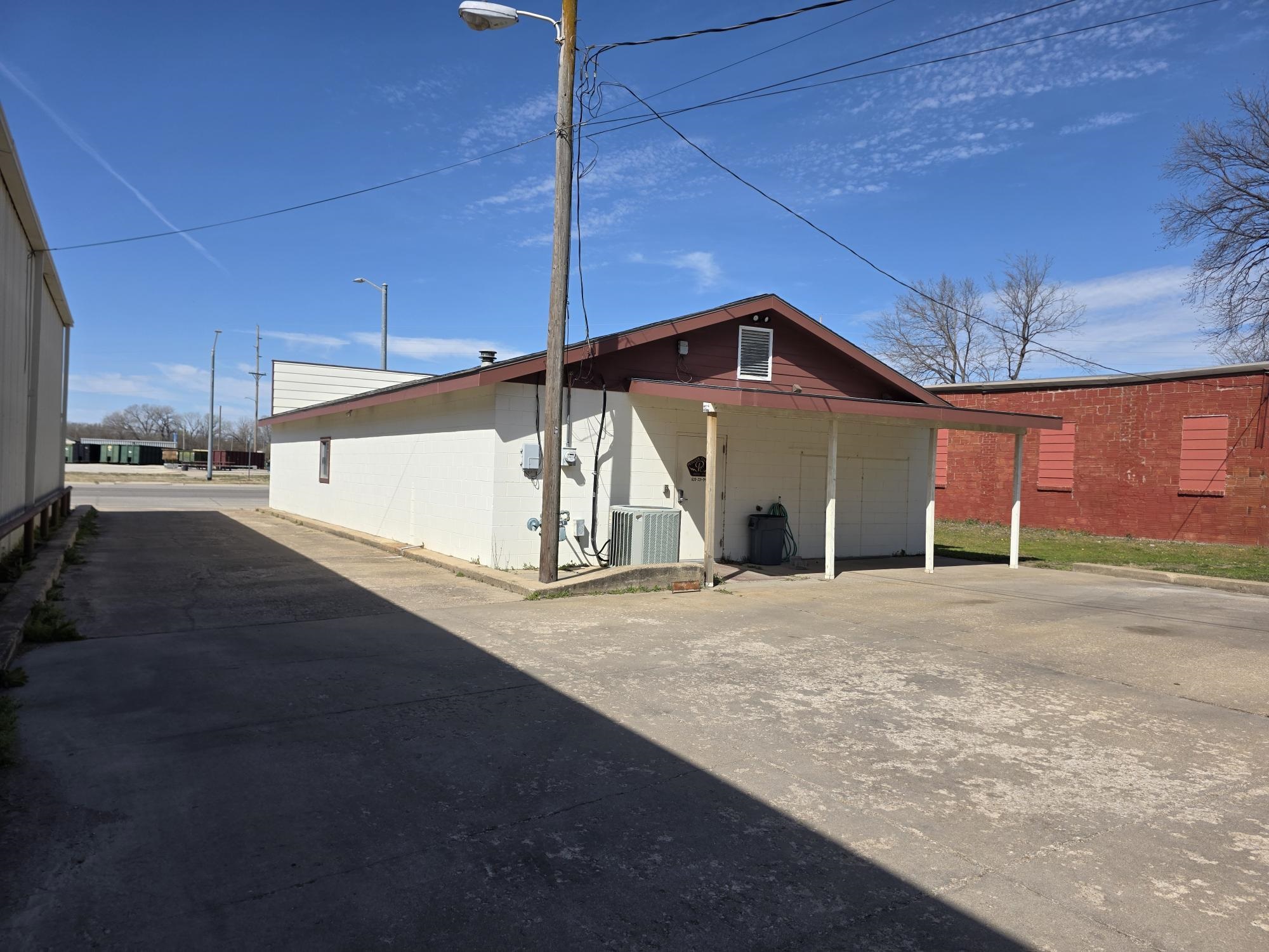 408 Main Street Winfield KS 67156