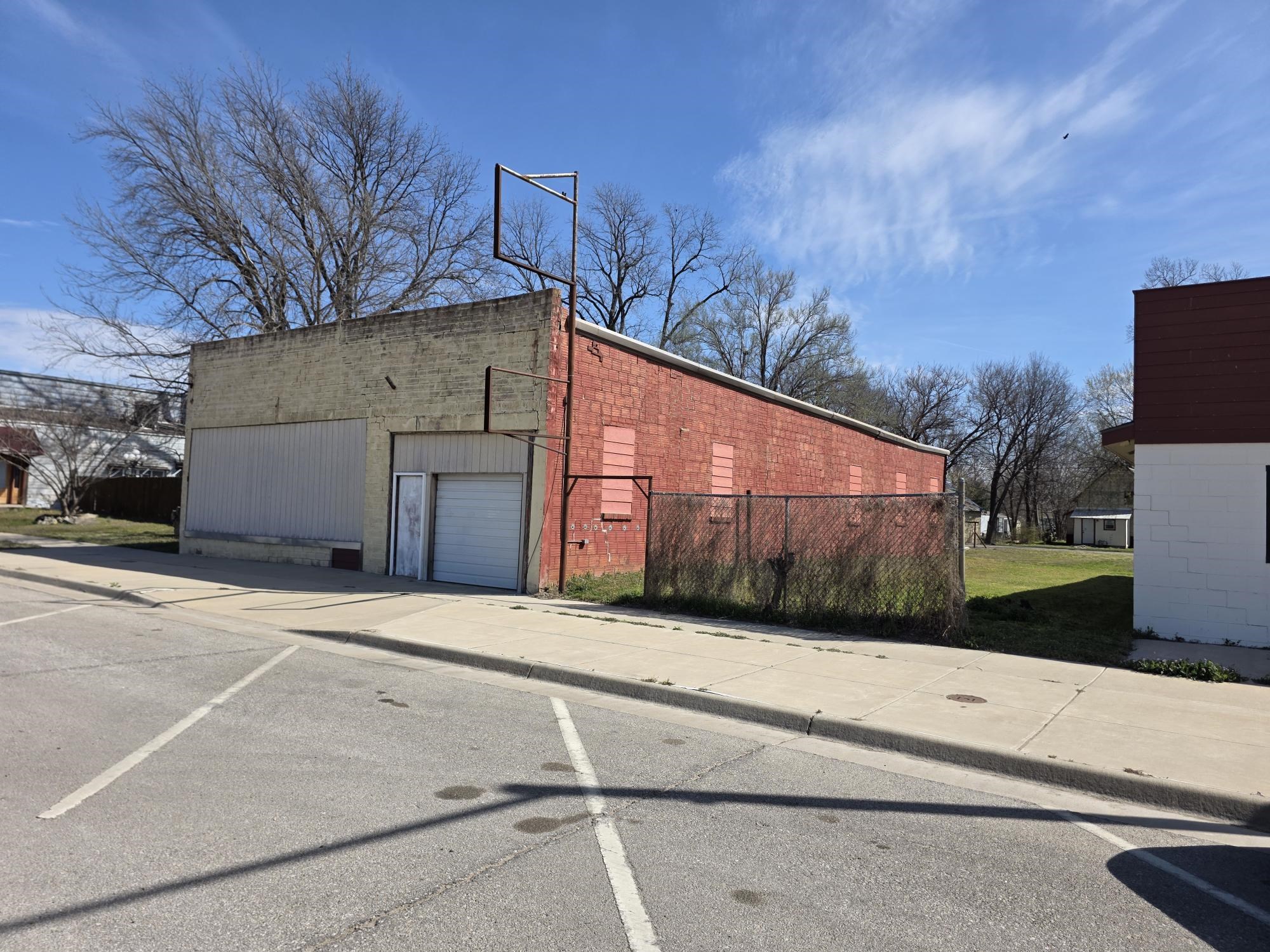 408 Main Street Winfield KS 67156