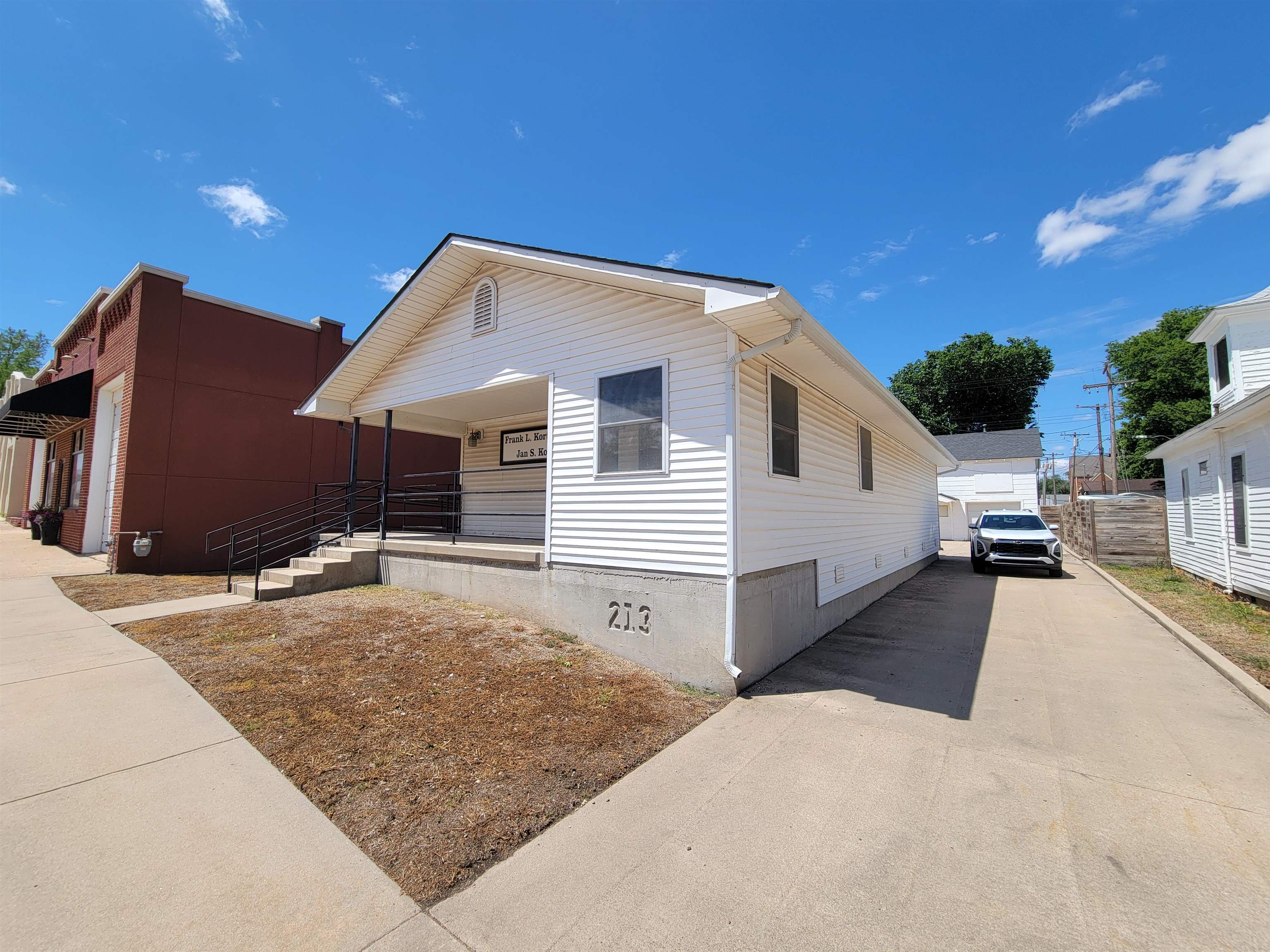 213 E Harvey Wellington KS 67152