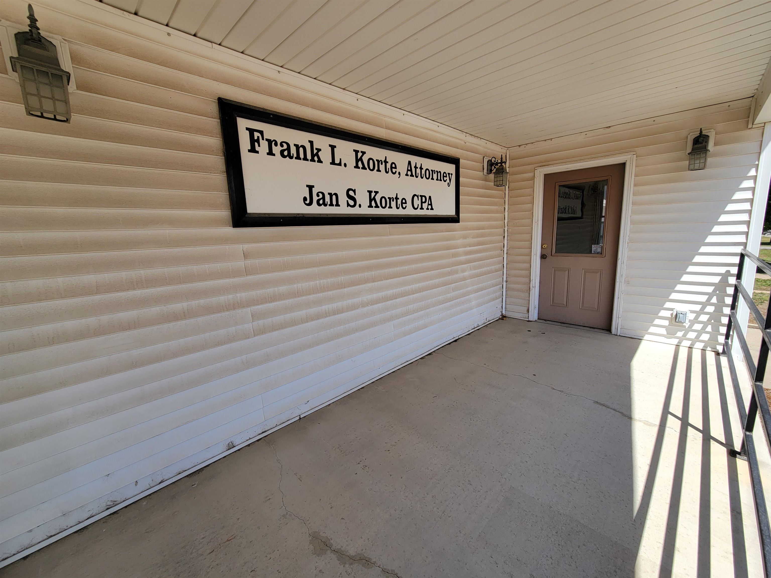 213 E Harvey Wellington KS 67152