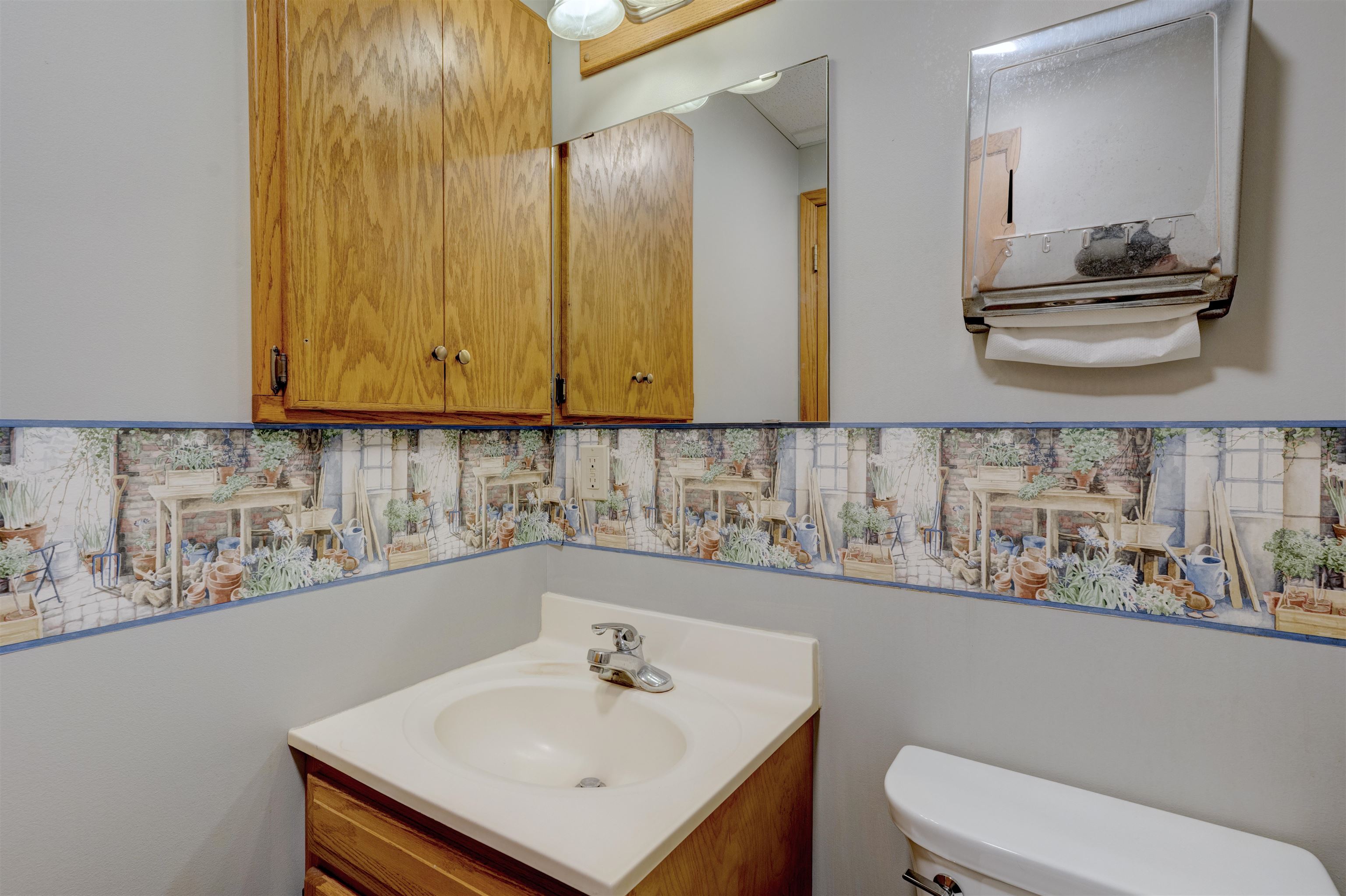 810 Main Street Winfield KS 67156