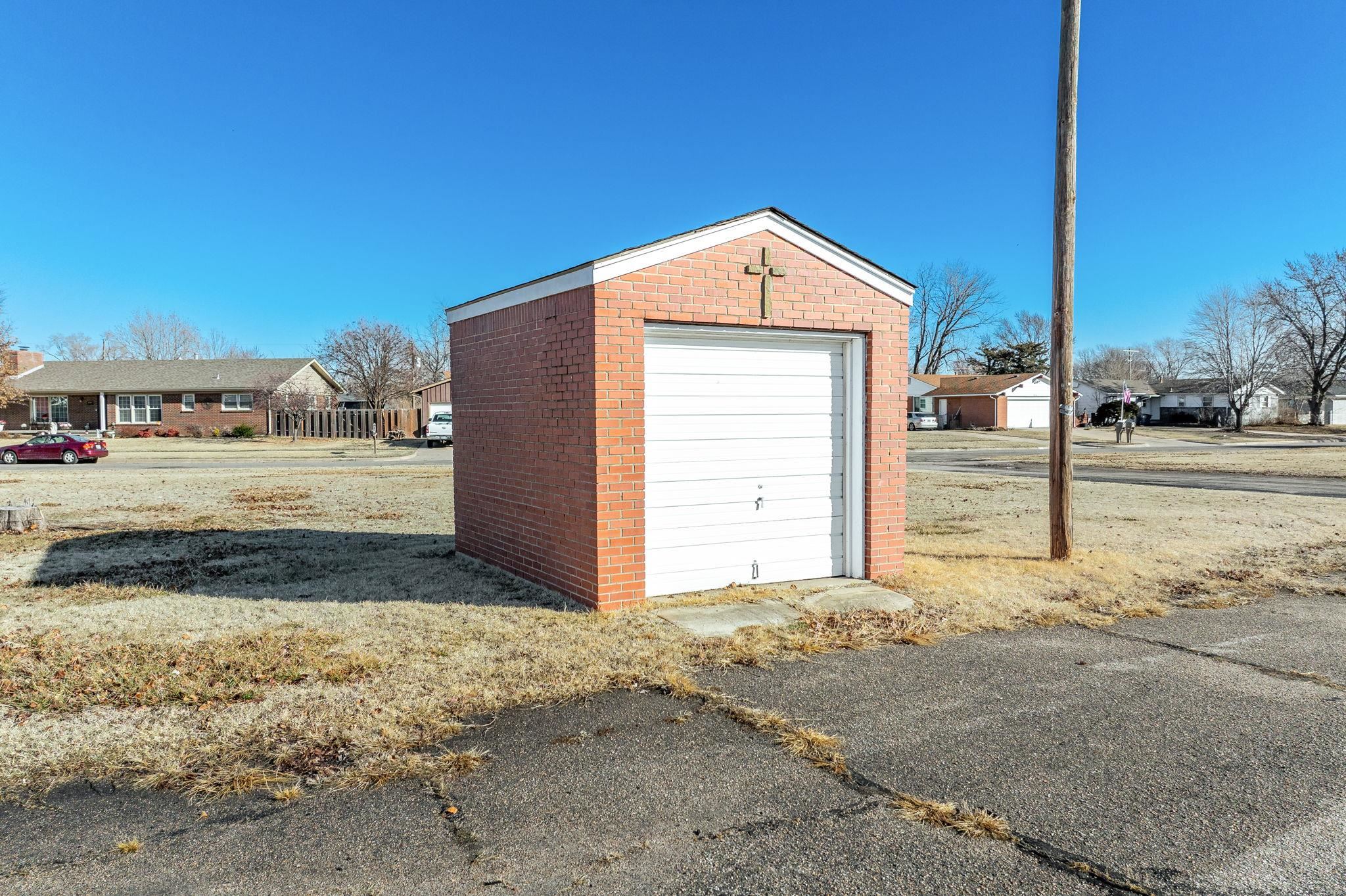 2757 S Glenn Wichita KS 67217-1841