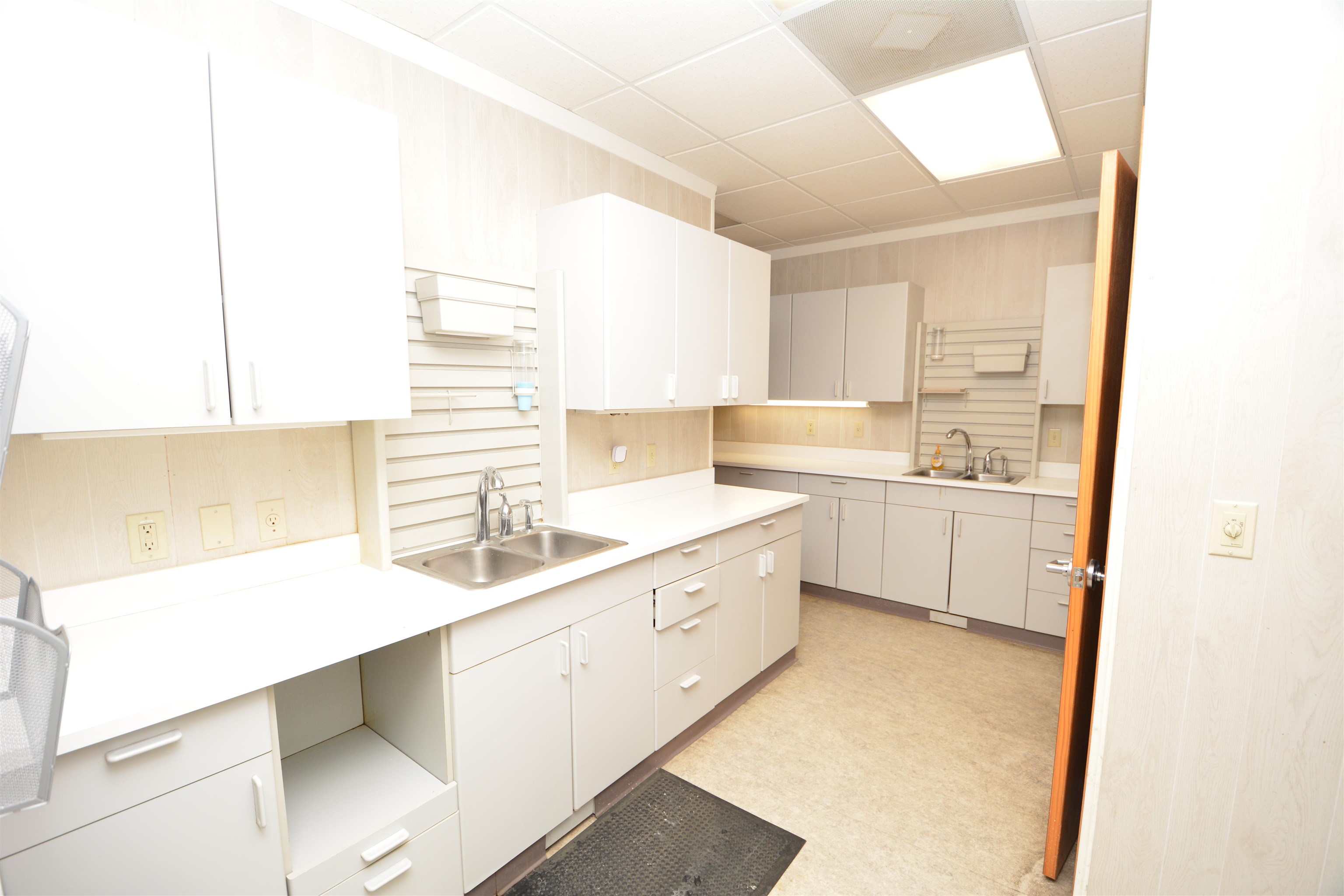 6135 E Harry Street Wichita KS 67218