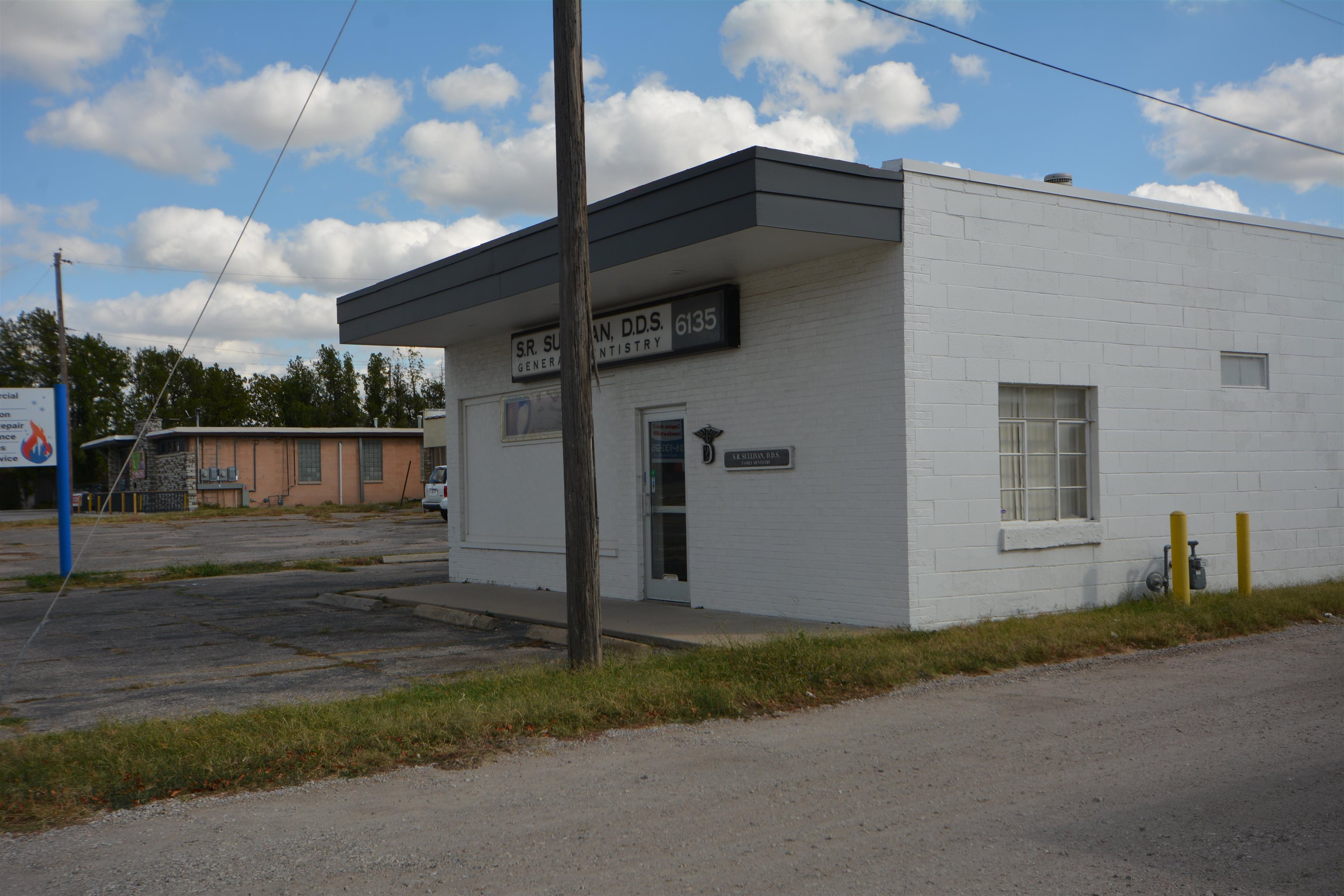 6135 E Harry Street Wichita KS 67218